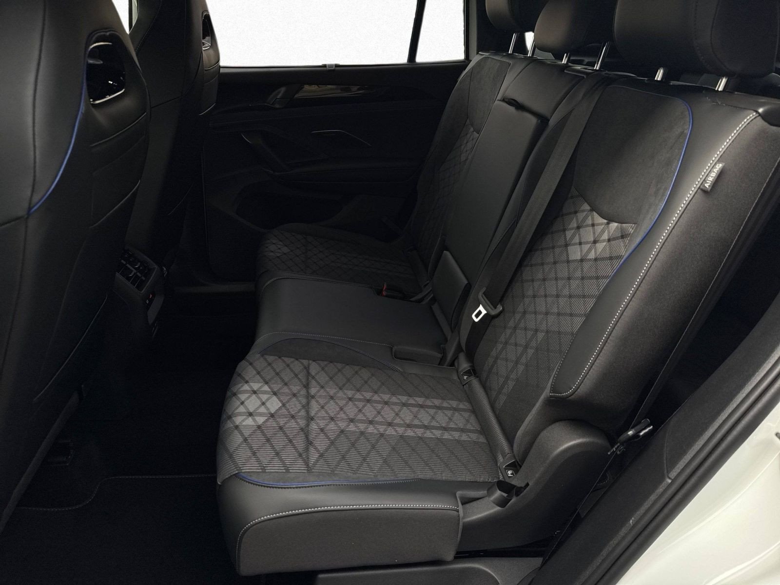 Volkswagen - Tayron_14