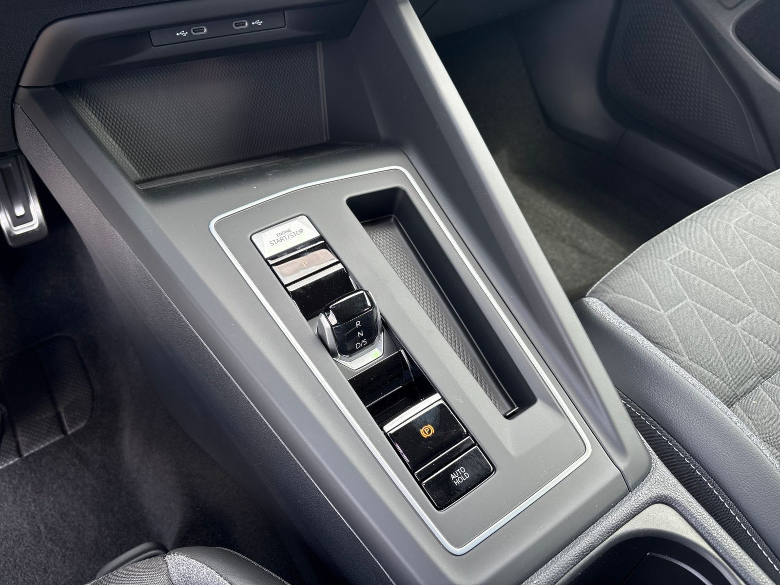 Volkswagen - Golf_21