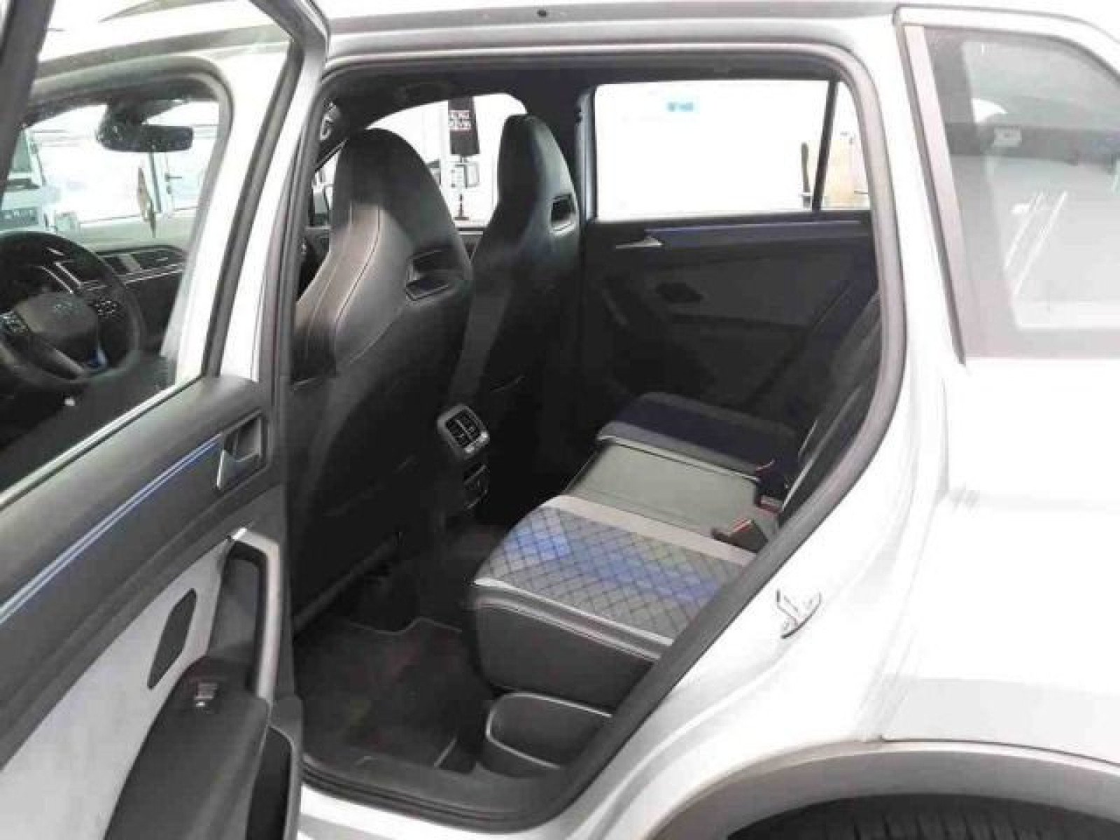 Volkswagen - Tiguan_10