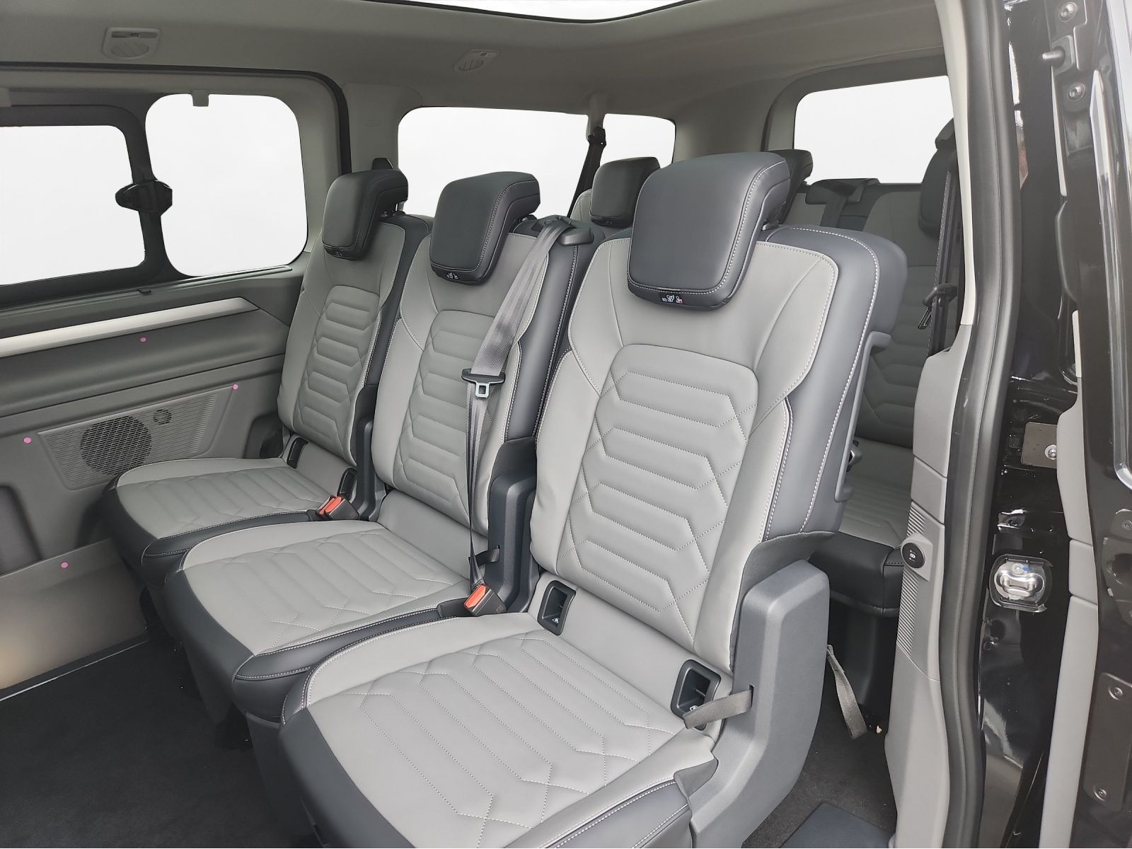 Volkswagen - Caravelle_19