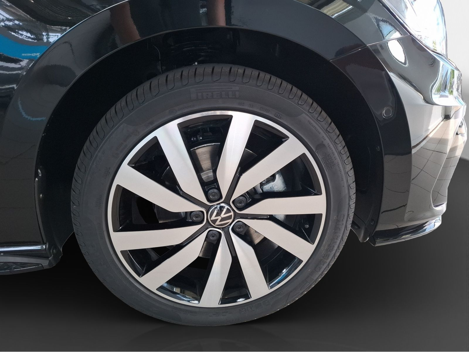 Volkswagen - Touran_14