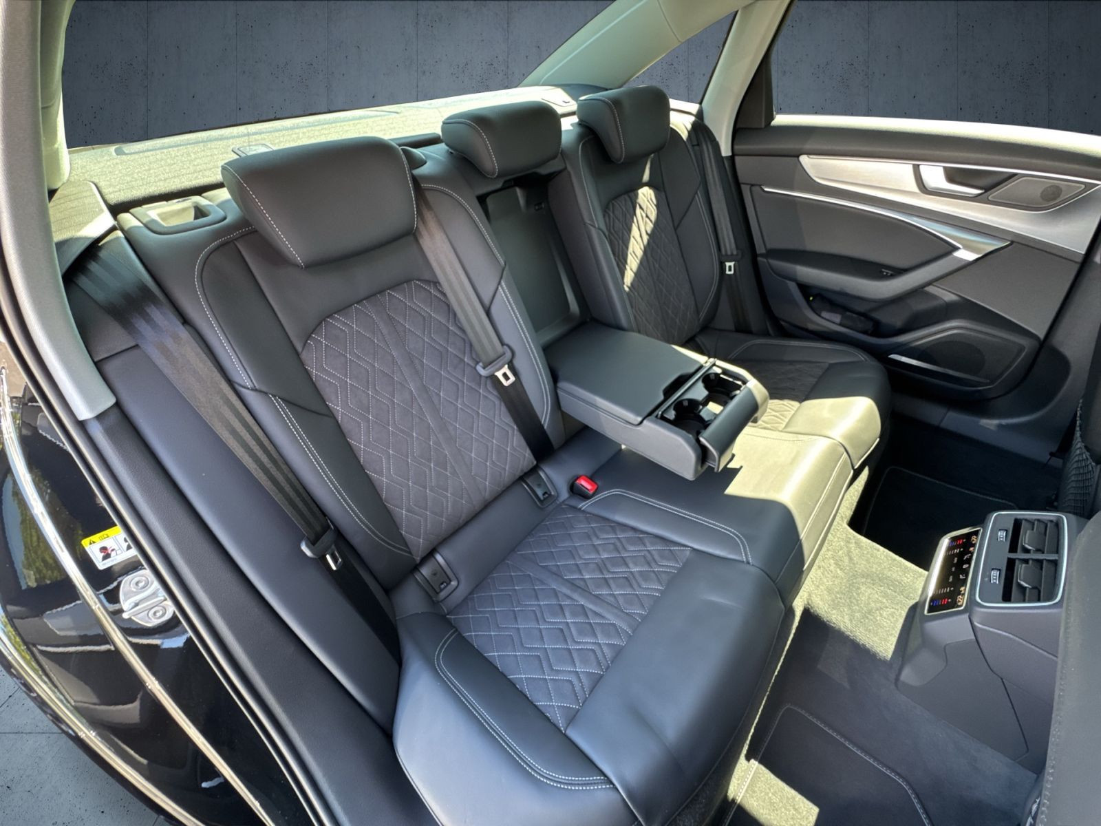 Audi - S6 Limousine_19