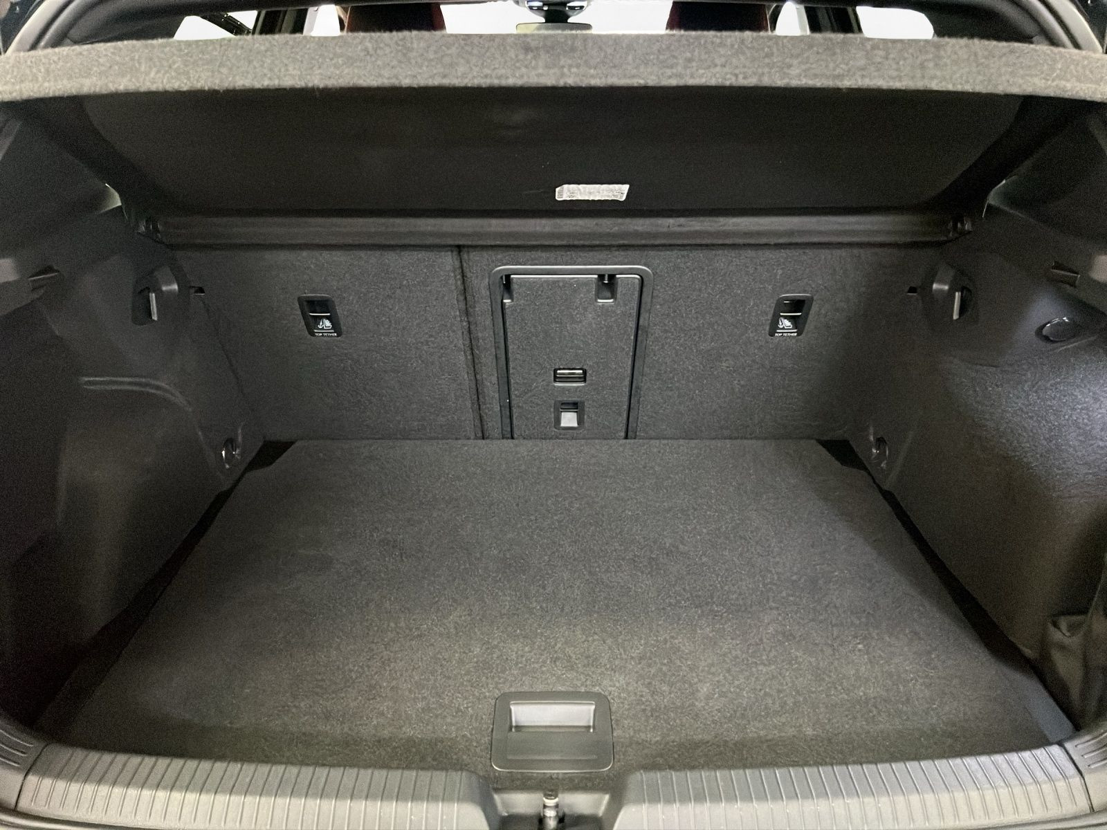 Volkswagen - Golf GTI_24