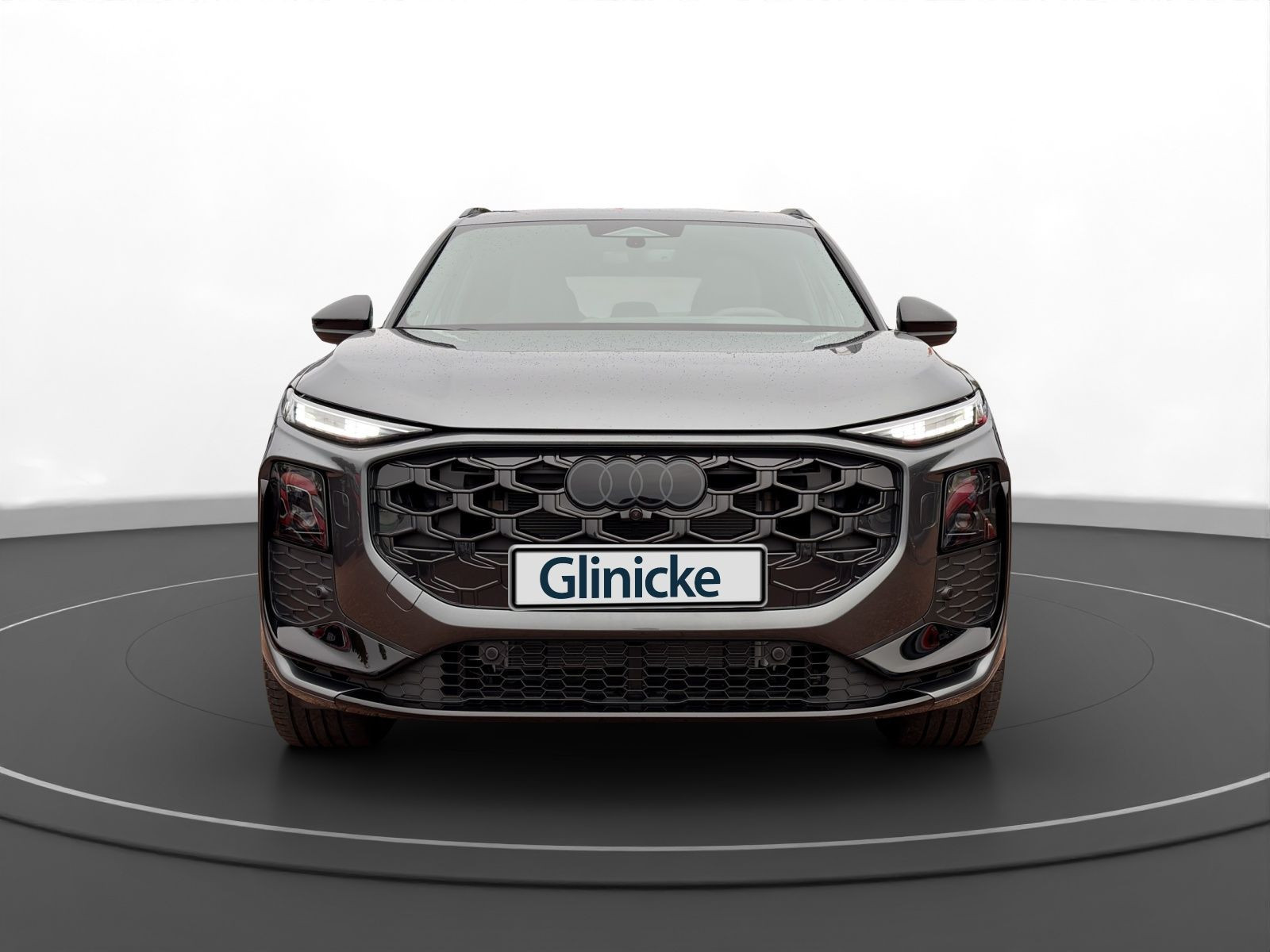 Audi - Q3_18