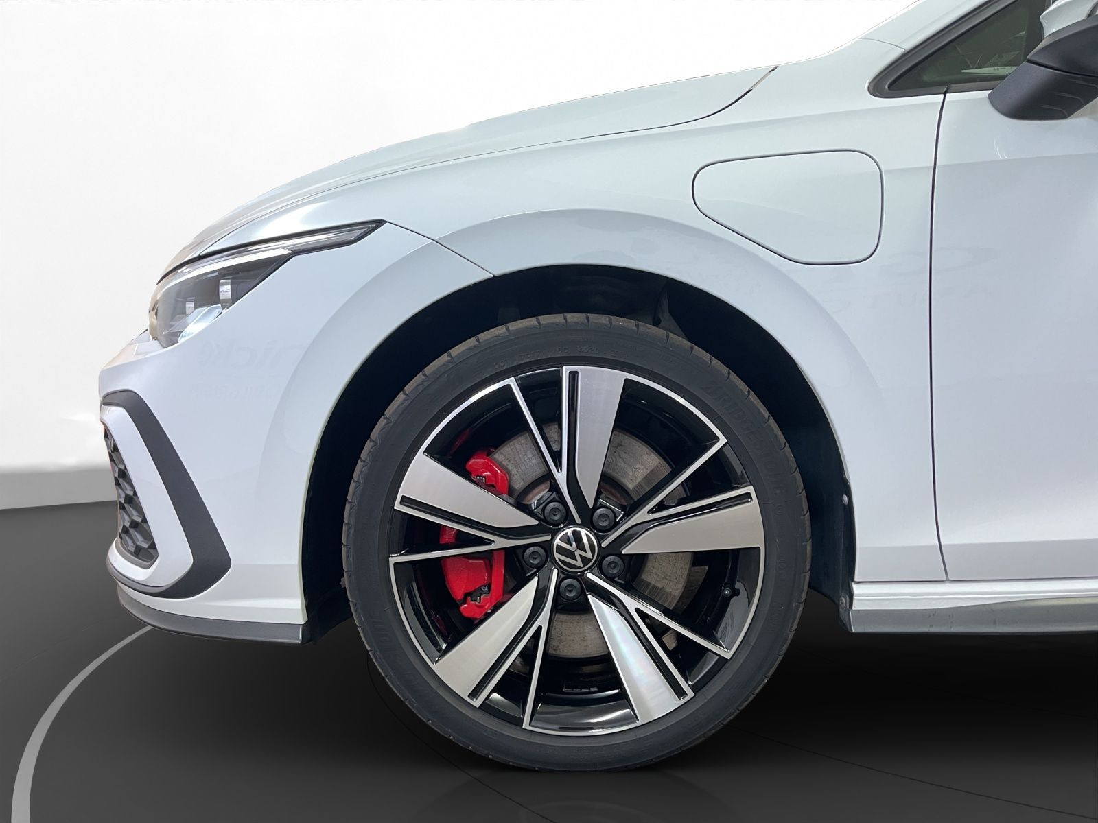 Volkswagen - Golf_13
