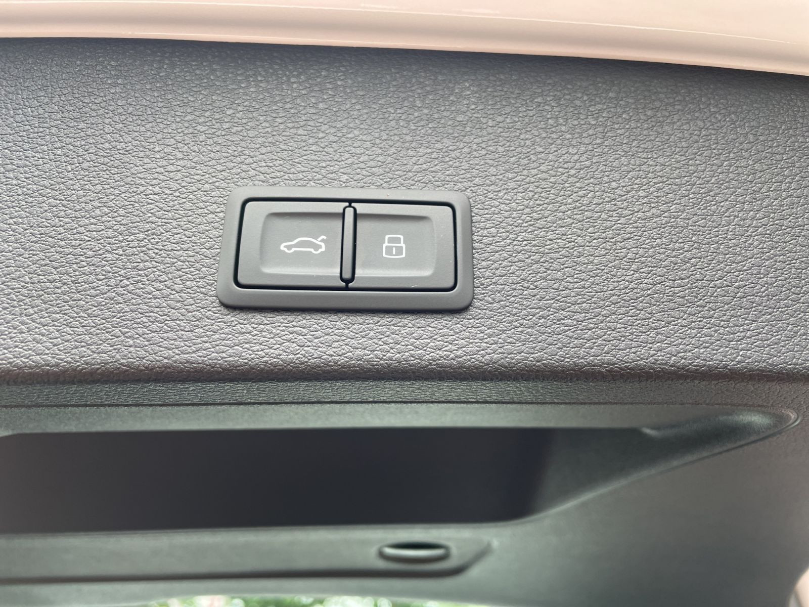 Audi - Q2_26