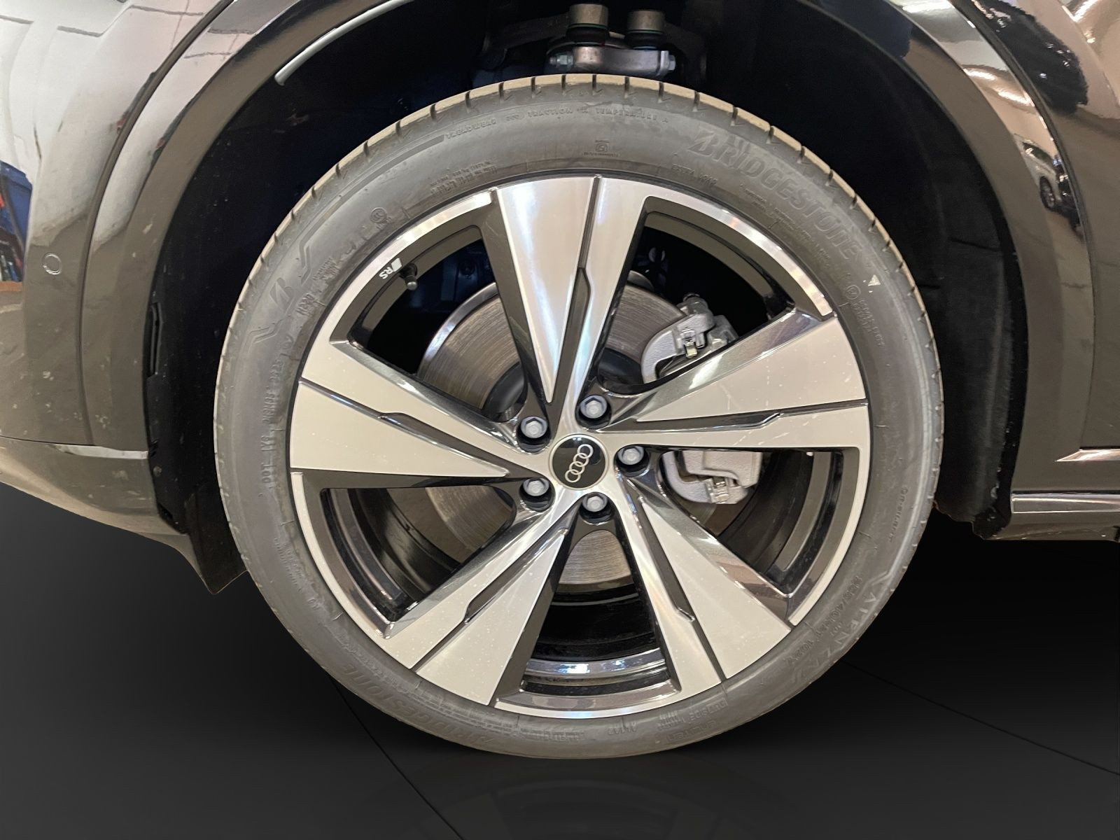 Audi - Q5_9
