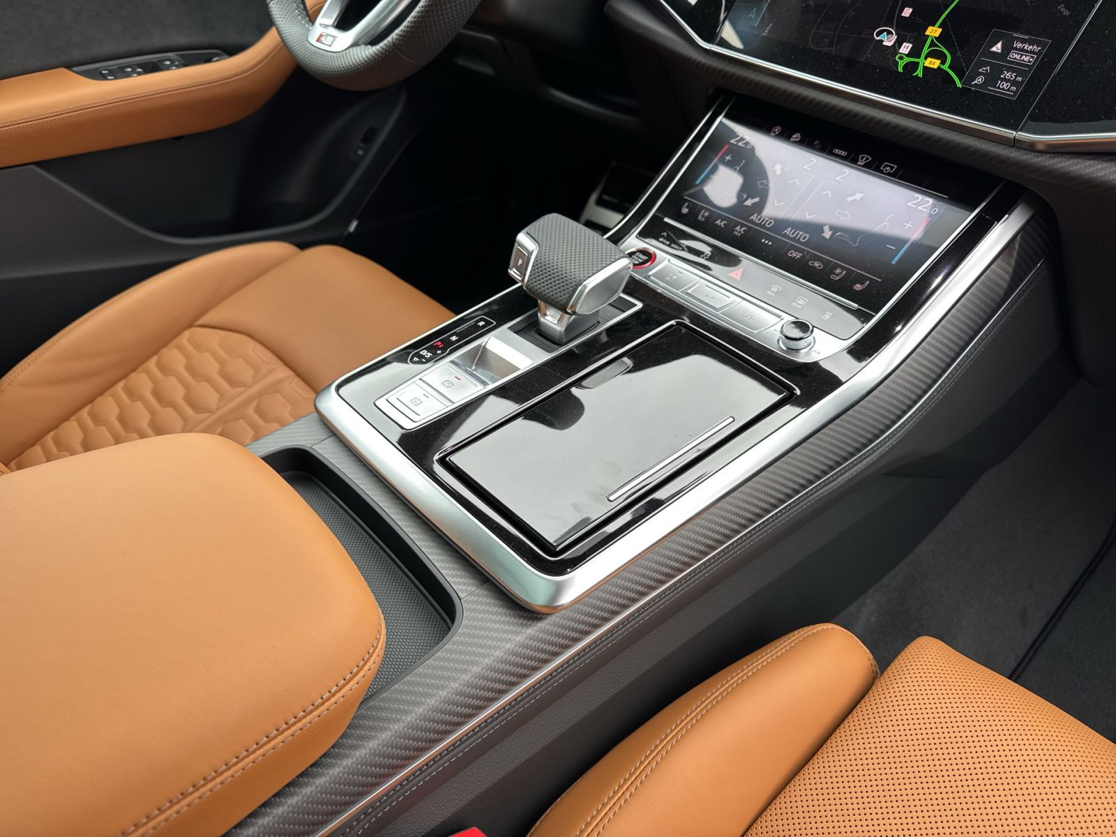 Audi - RS Q8_21