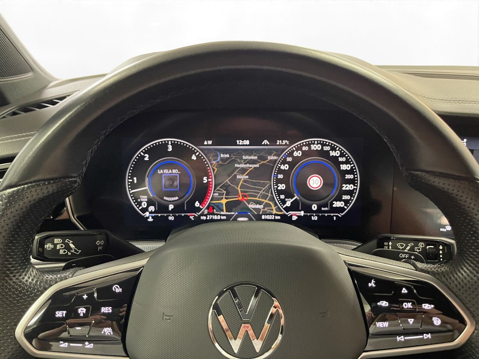 Volkswagen - Touareg_9
