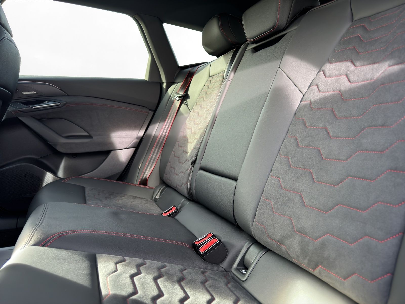 Audi - S6 Avant e-tron_5