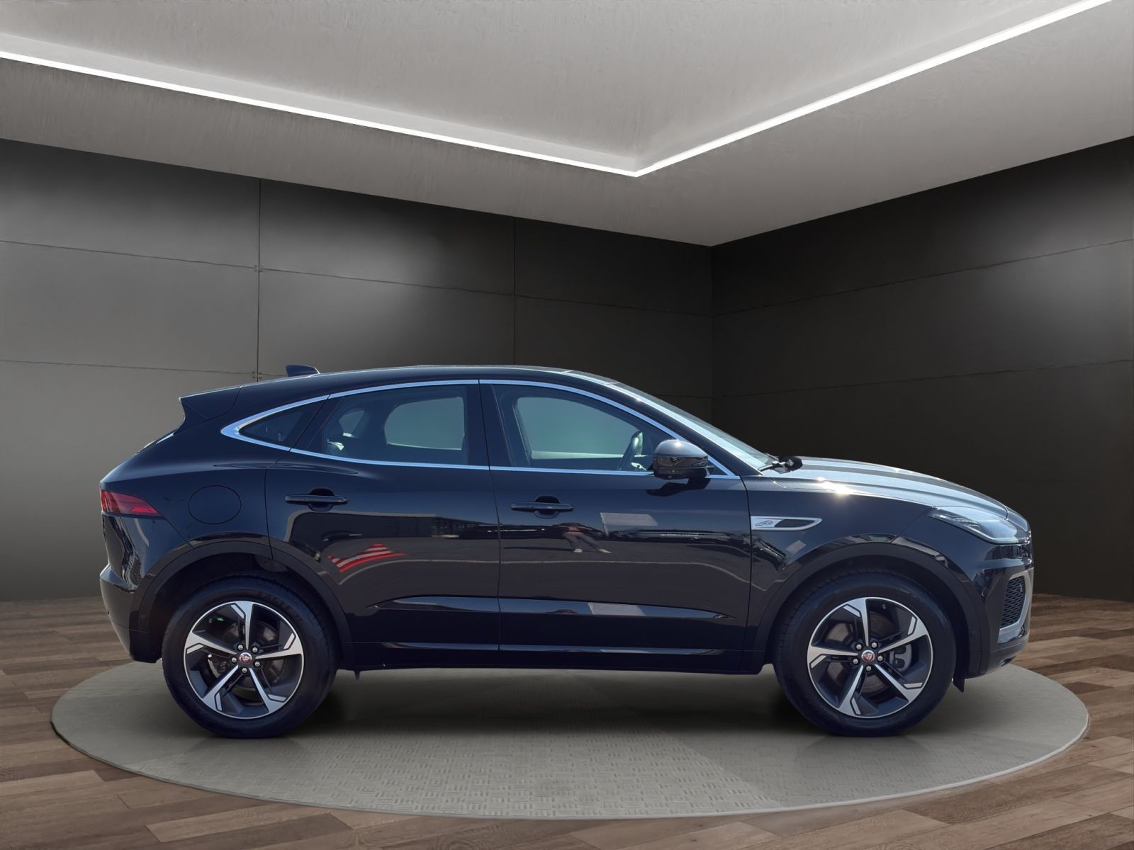 Jaguar - E-Pace_3