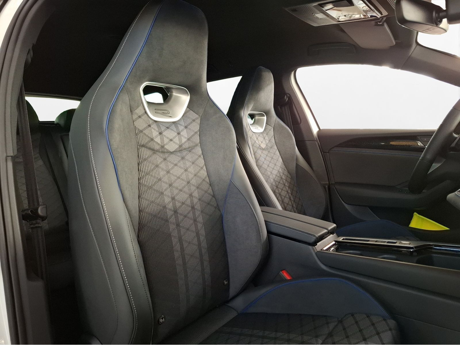 Volkswagen - Passat Variant_11