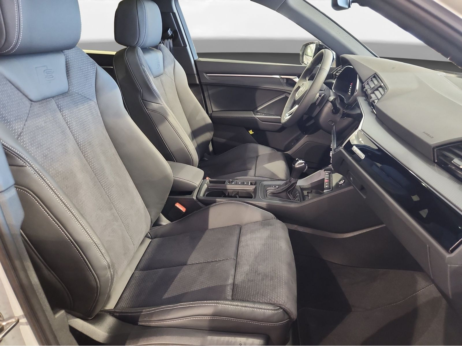Audi - Q3_20