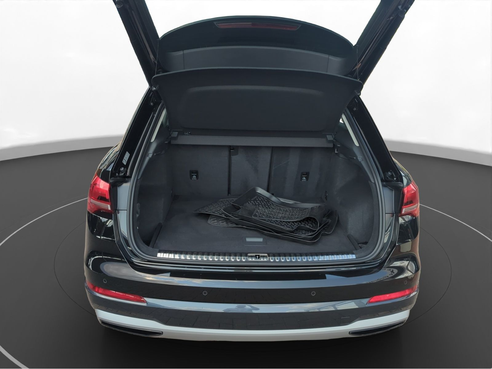 Audi - Q3_10