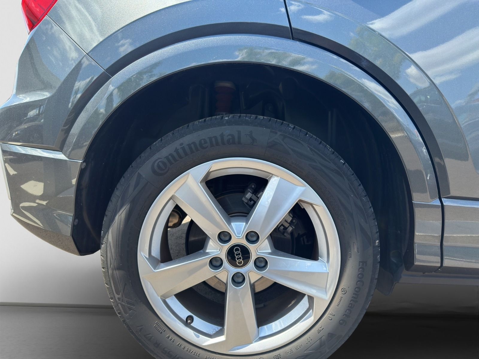 Audi - Q2_15