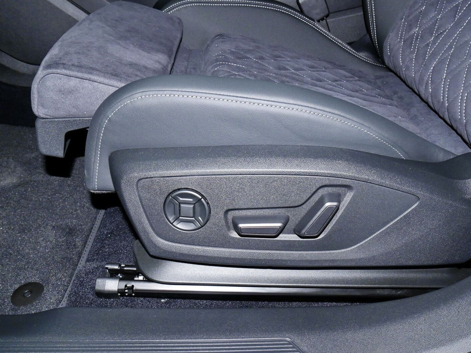 Audi - Q4 Sportback e-tron_11
