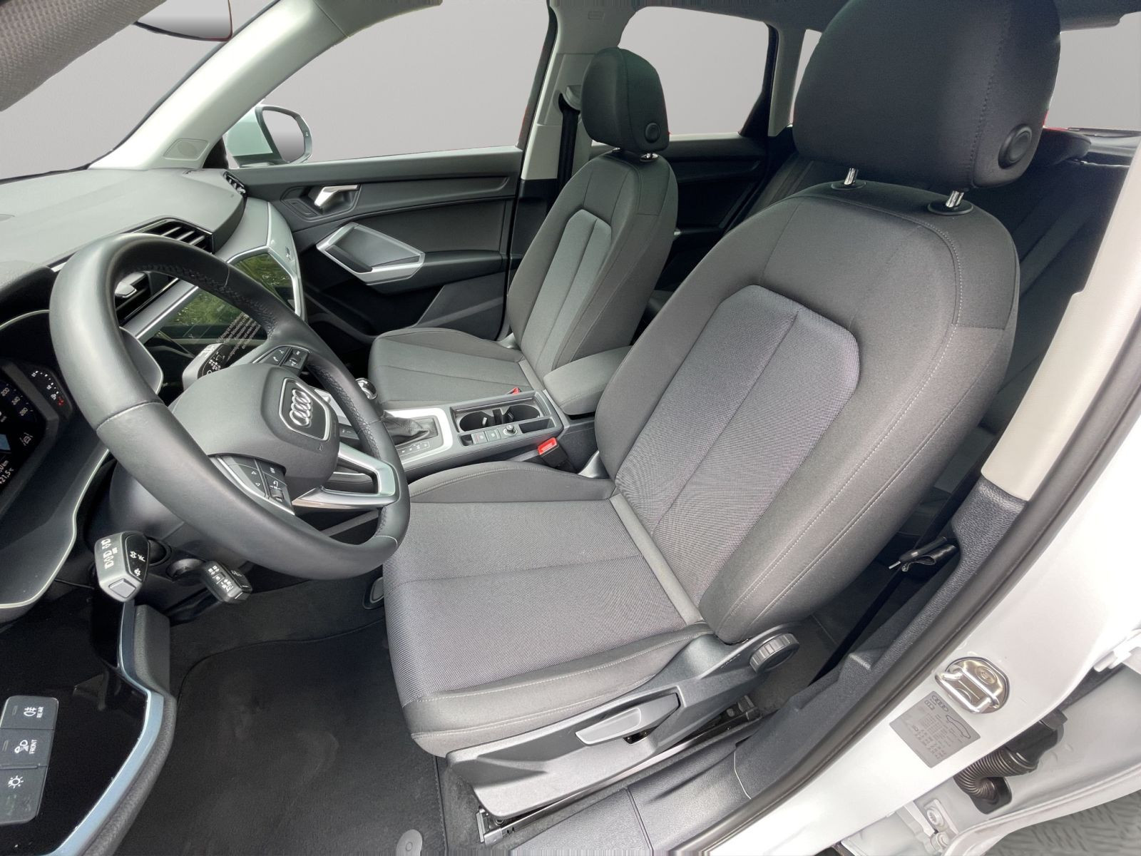 Audi - Q3_11