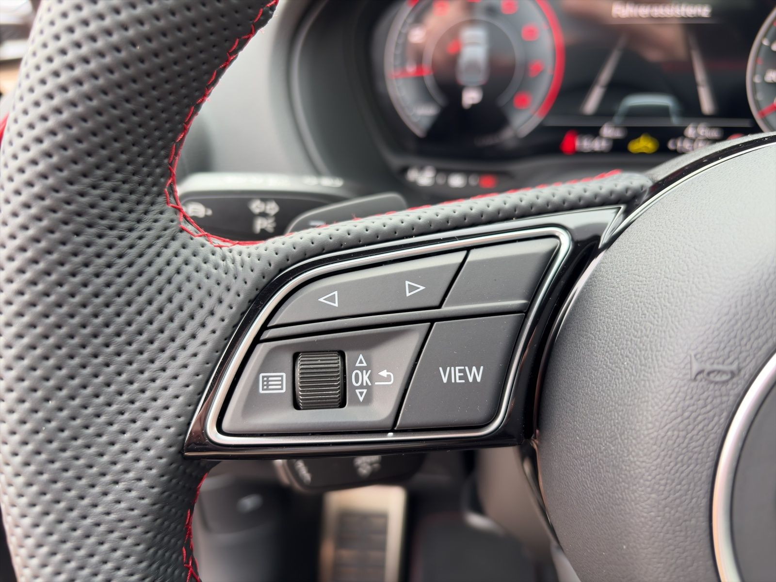 Audi - Q2_19