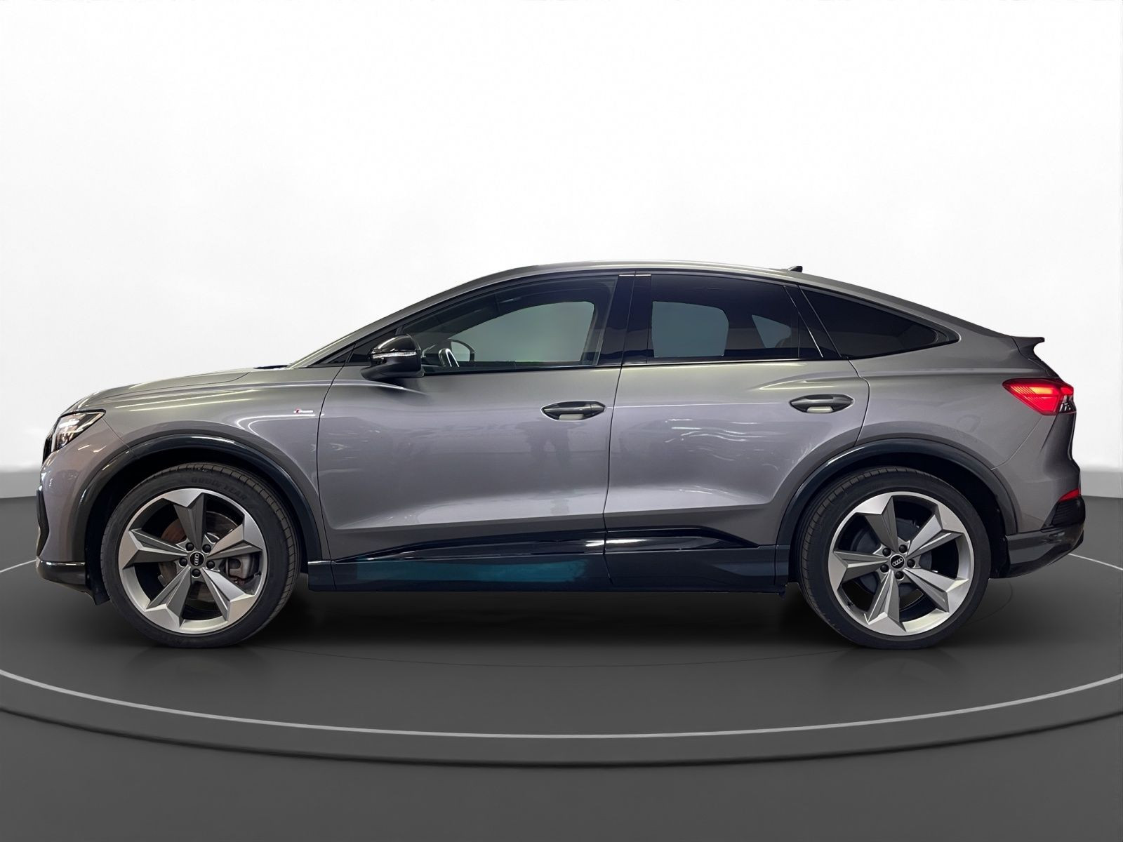 Audi - Q4 Sportback e-tron_8