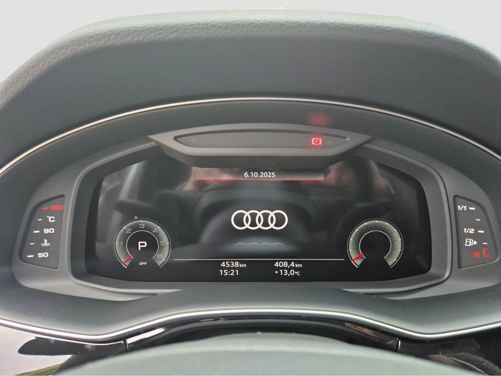 Audi - Q7_13