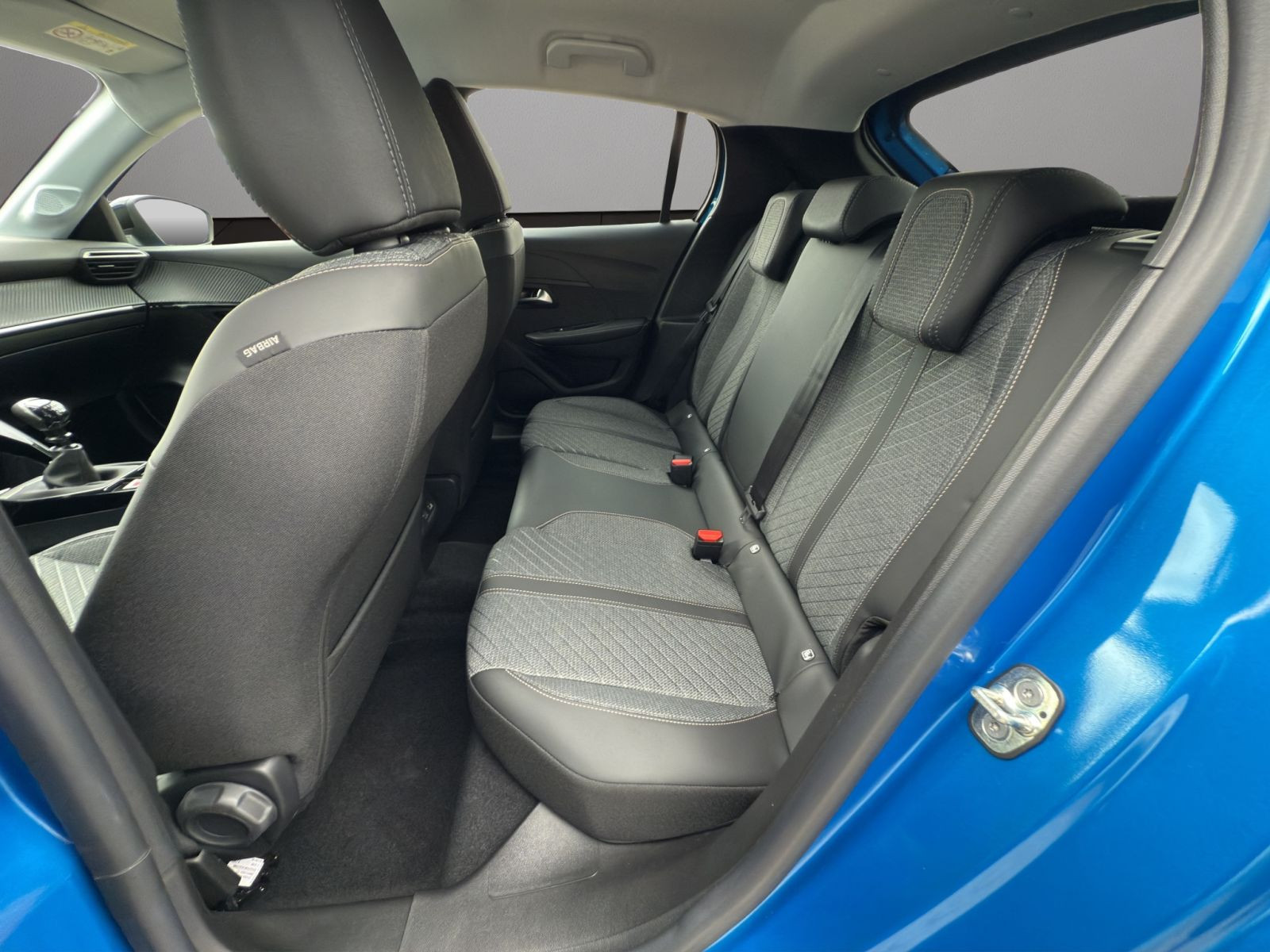 Peugeot - 208_12
