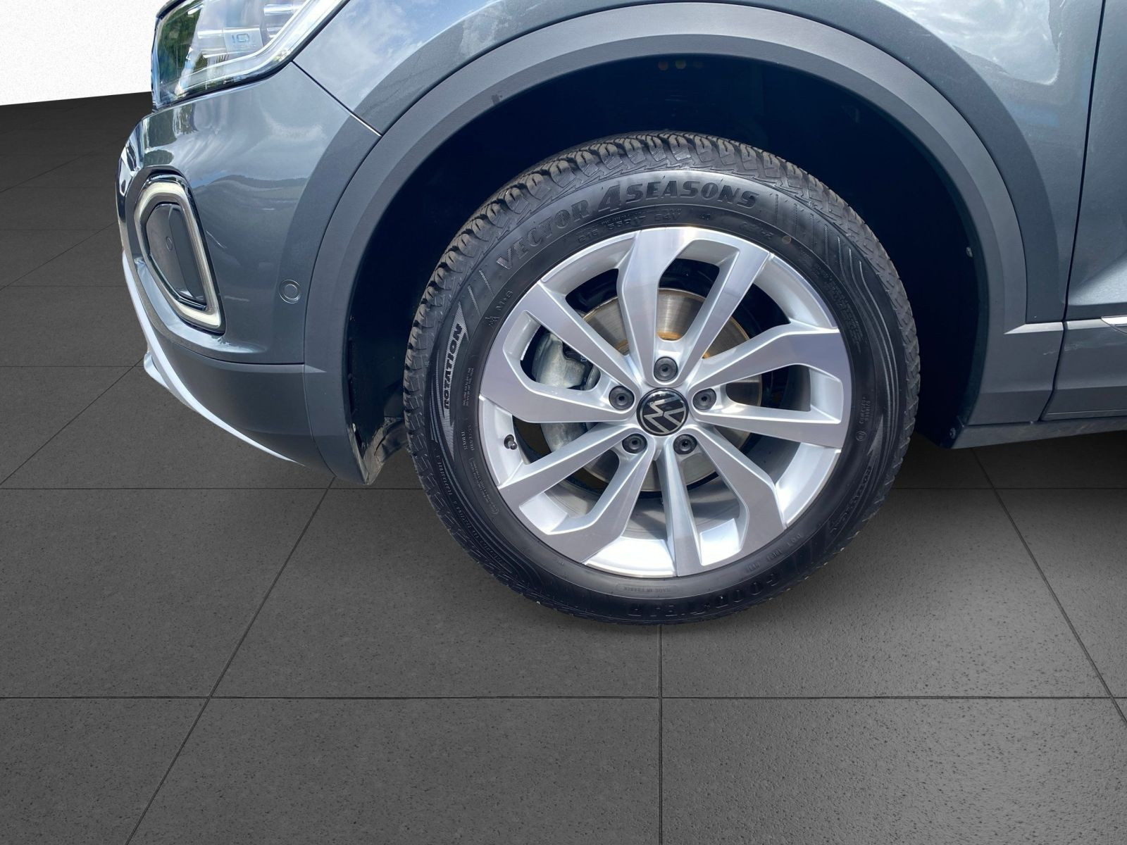 Volkswagen - T-Roc_8