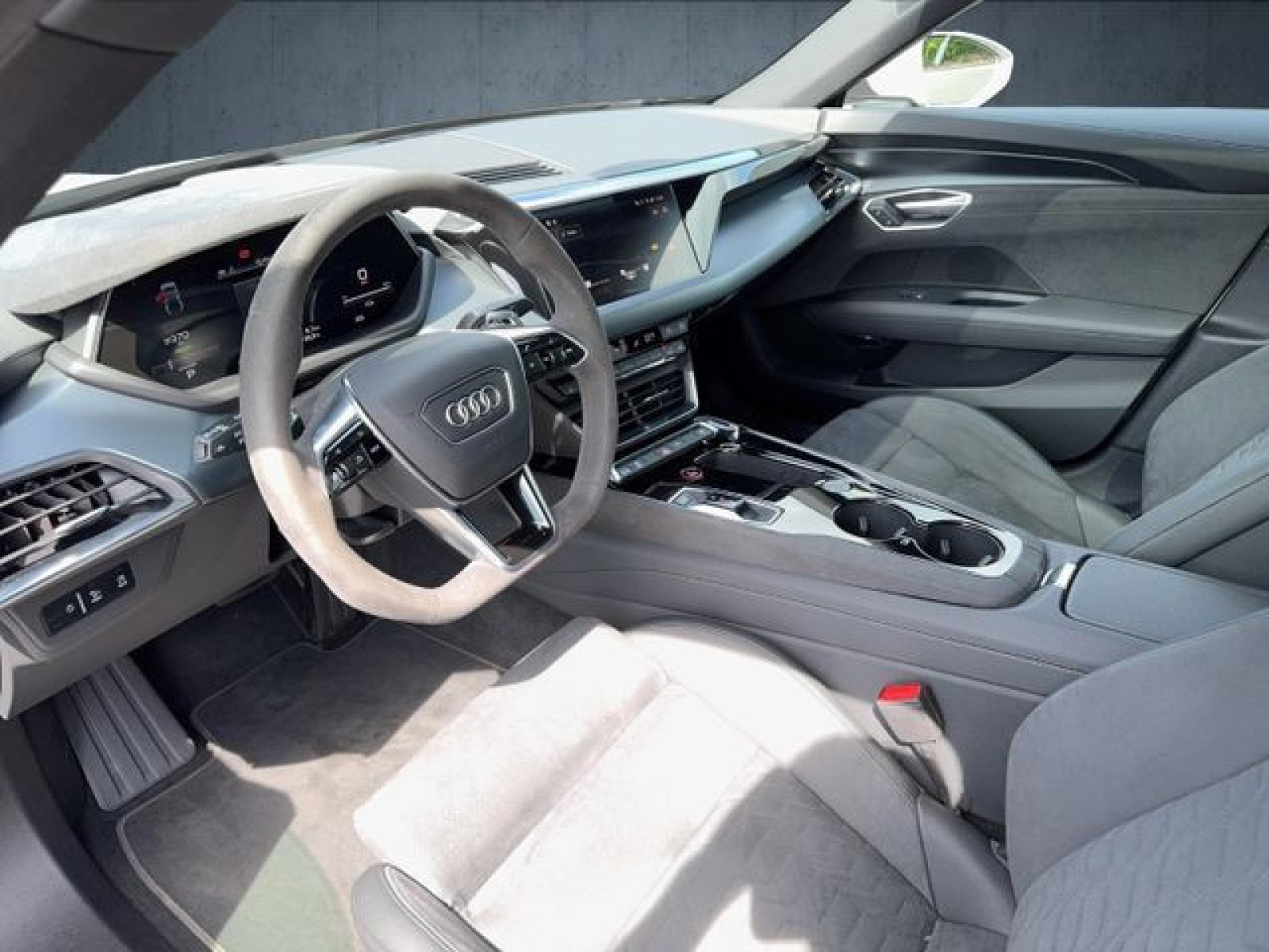 Audi - e-tron GT quattro_10