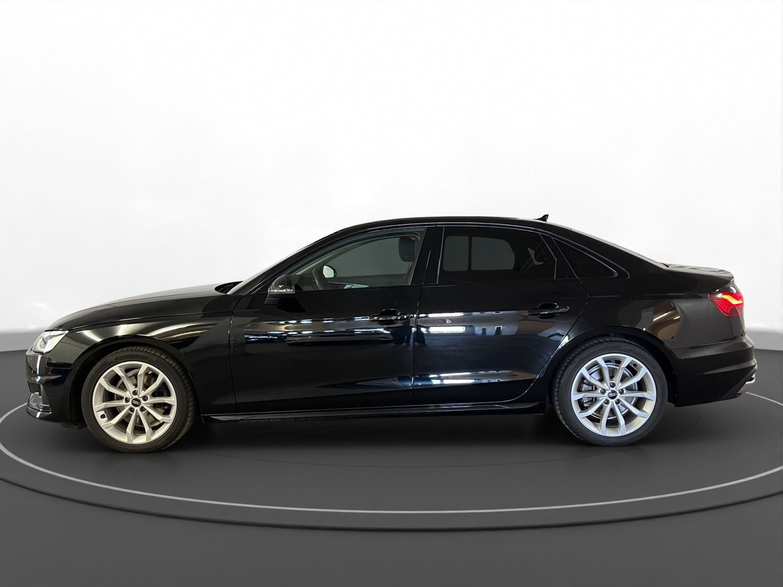 Audi - A4_8
