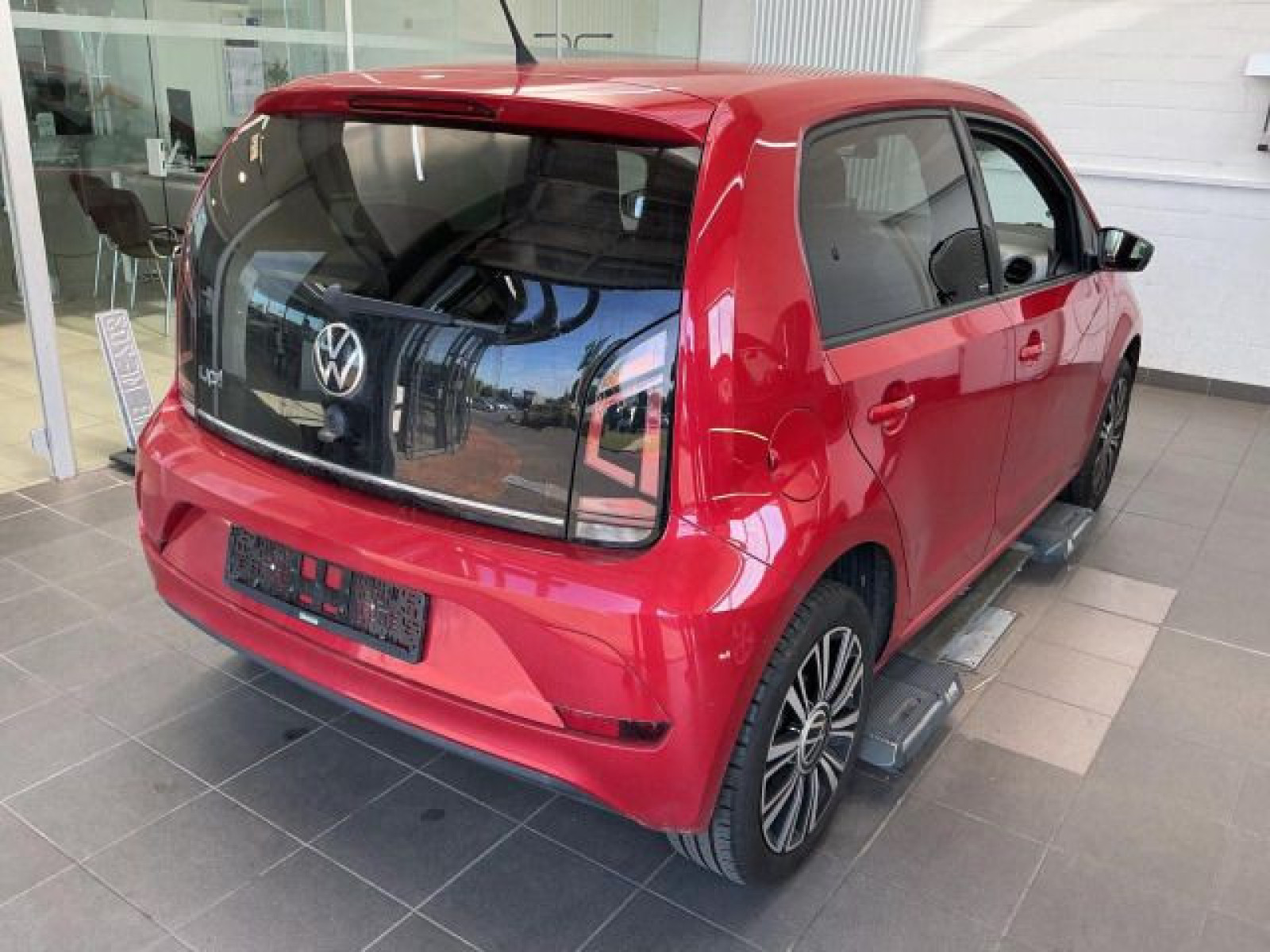 Volkswagen - up!_4