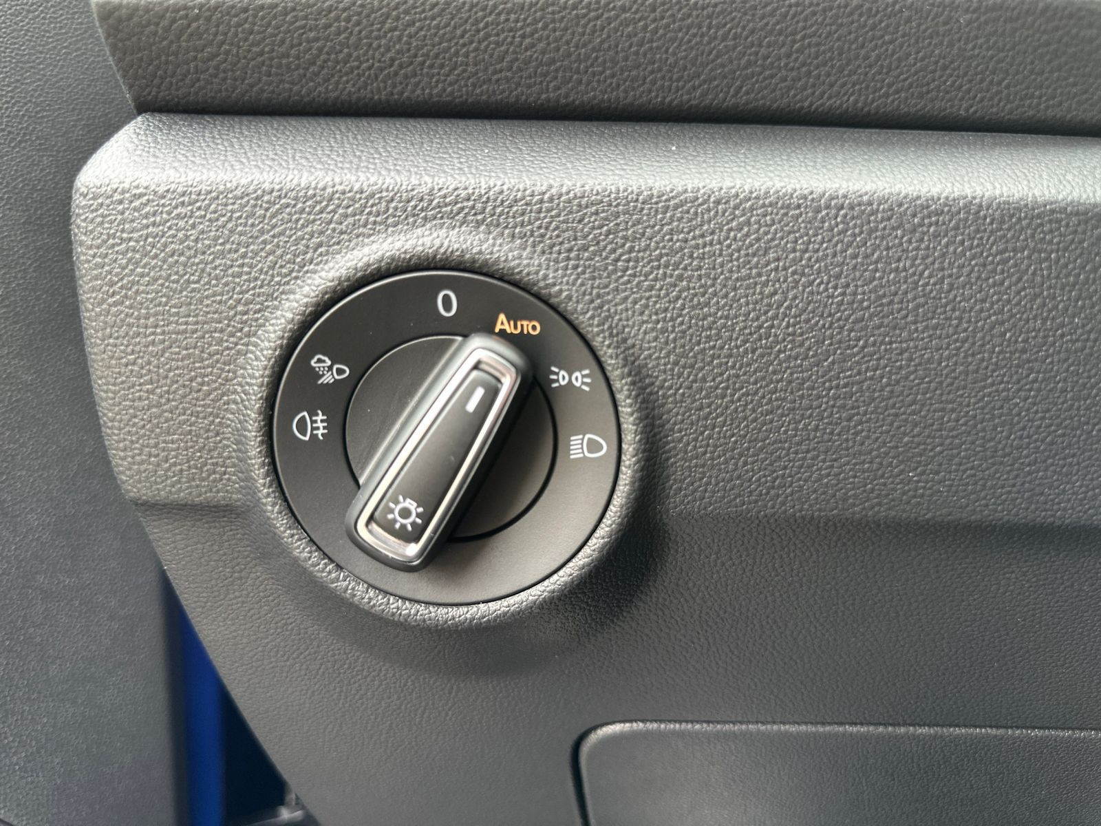 Volkswagen - T-Roc_18