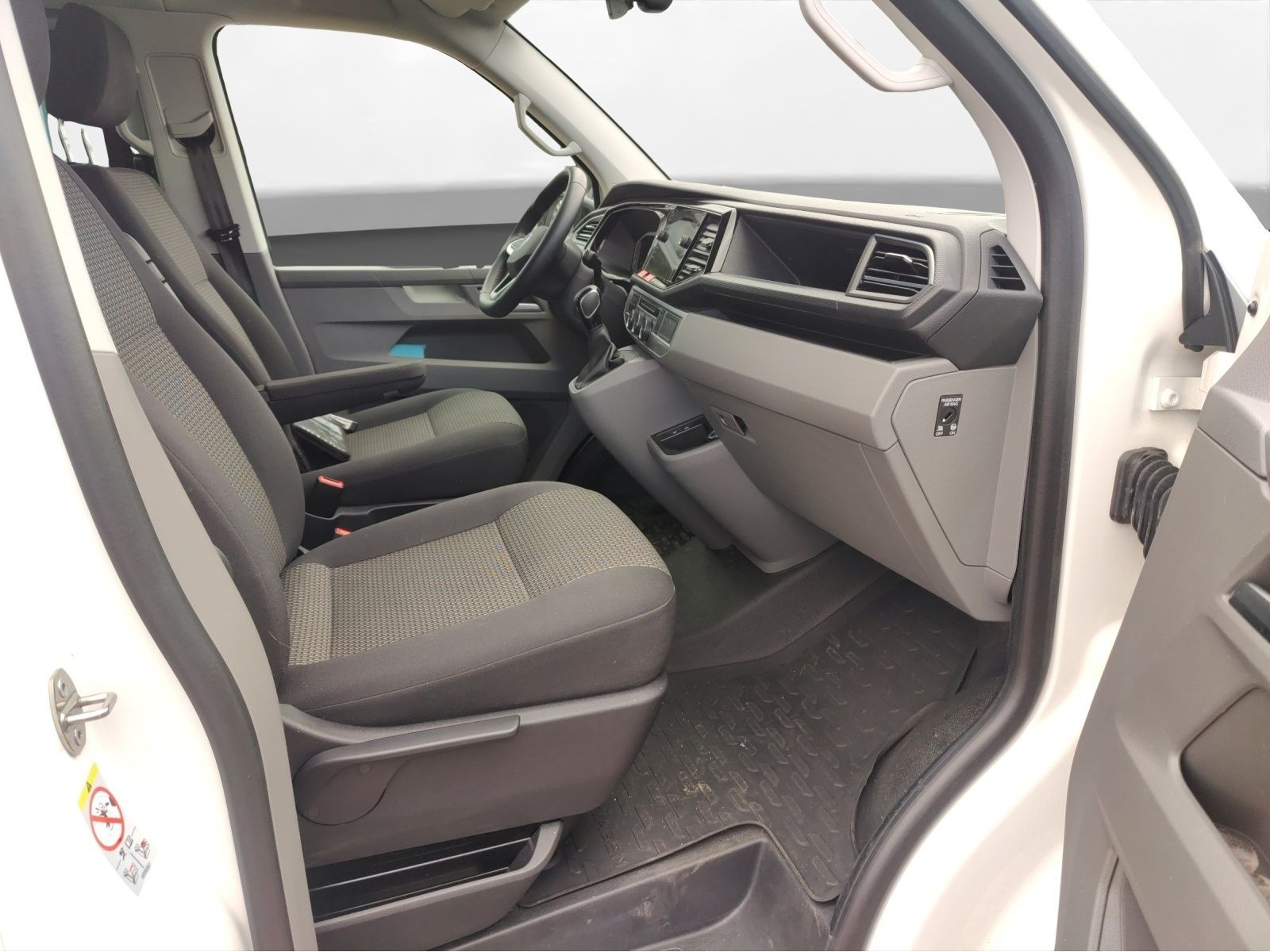 Volkswagen - T6.1 Caravelle_11
