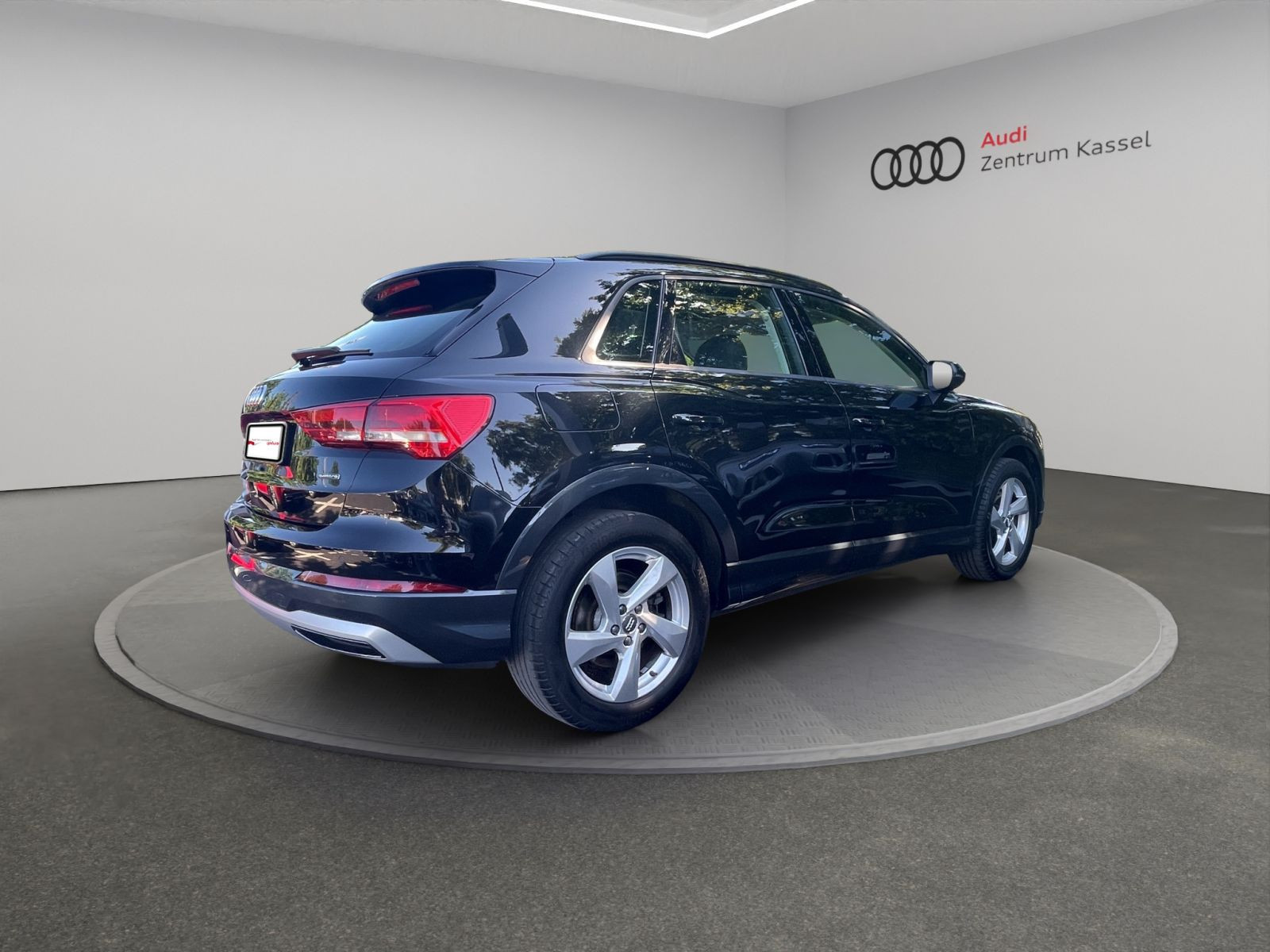 Audi - Q3_5