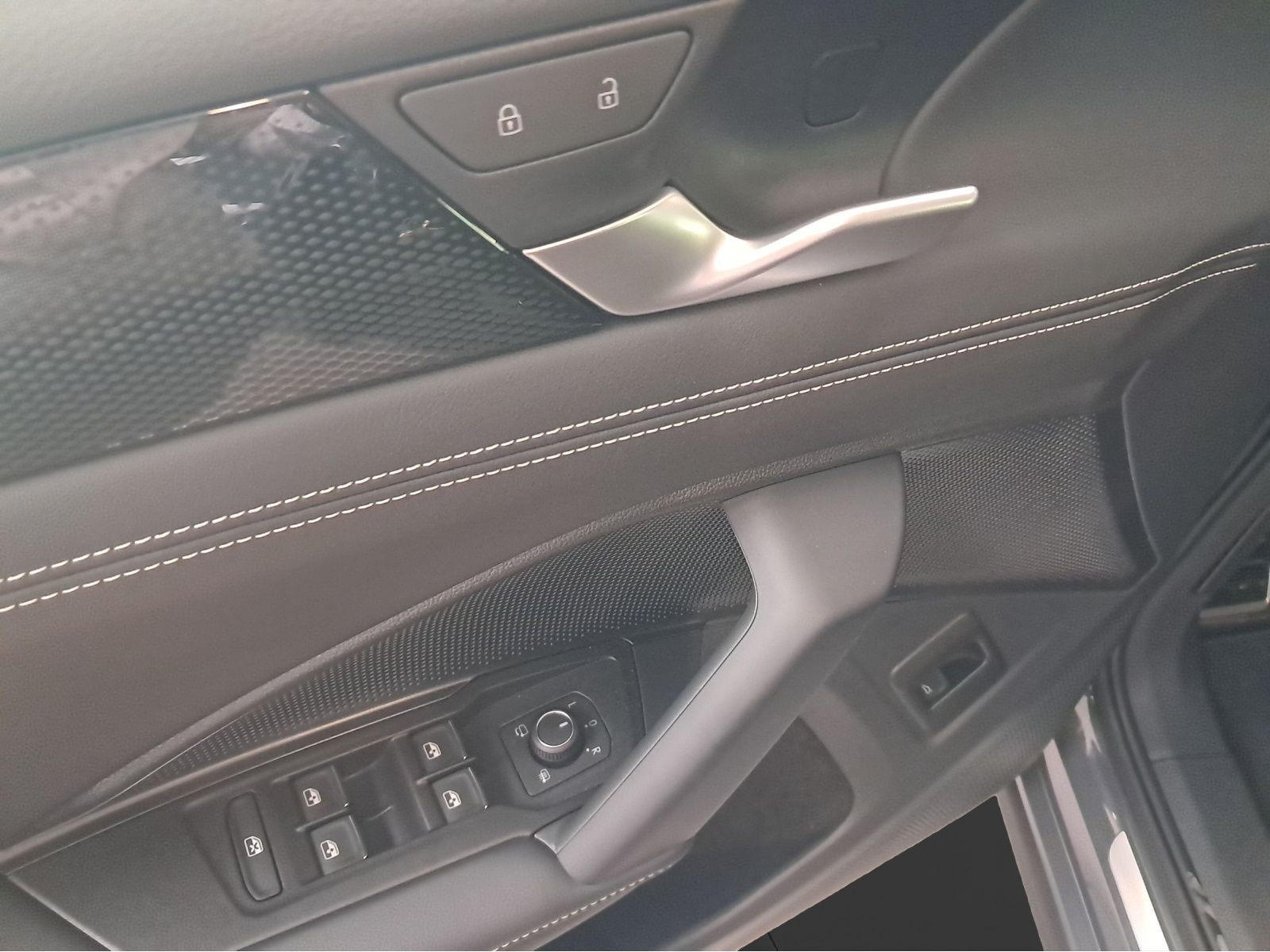 Volkswagen - Tiguan_12