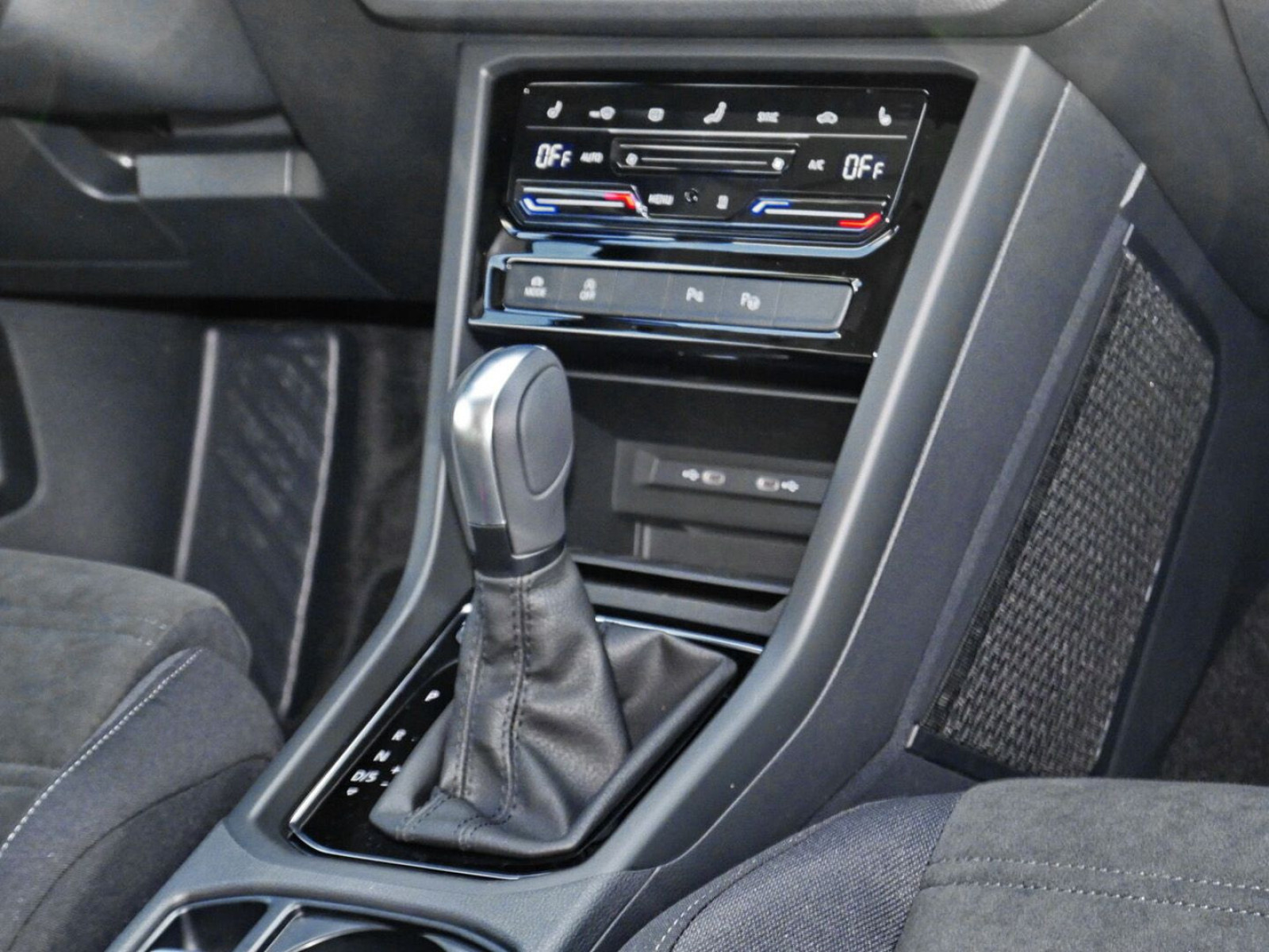 Volkswagen - Touran_6