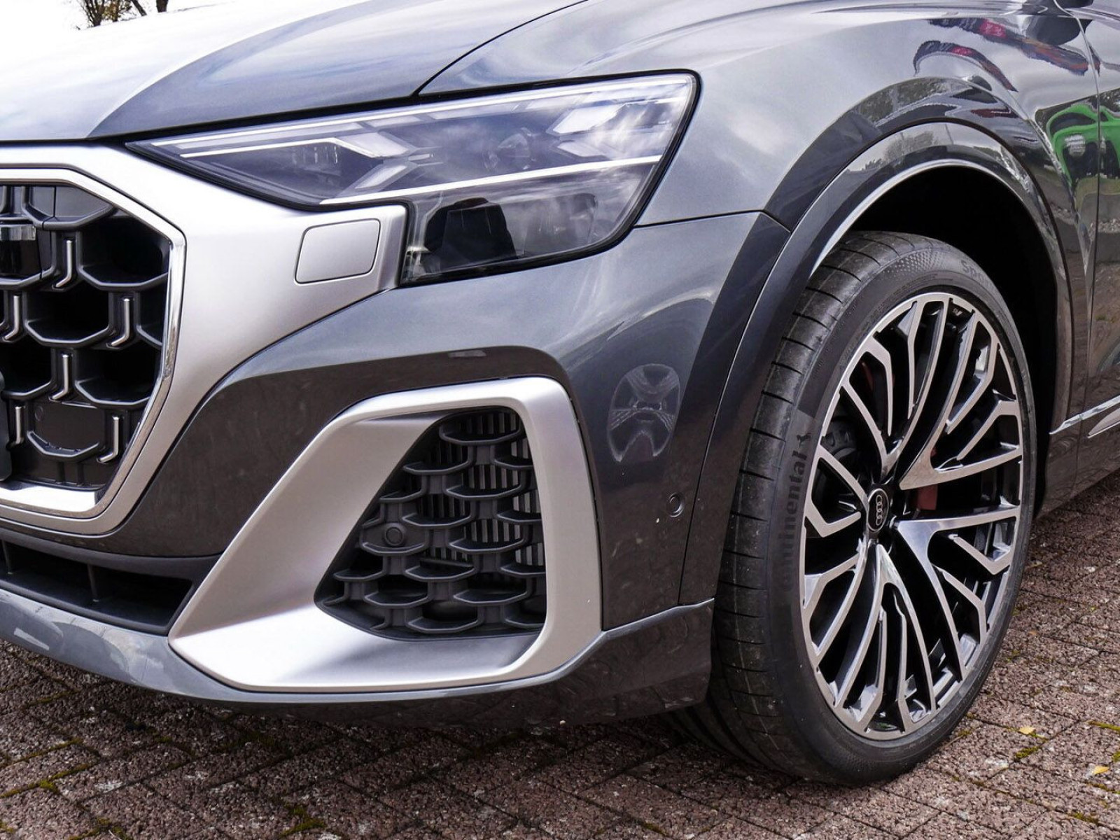 Audi - SQ8_17