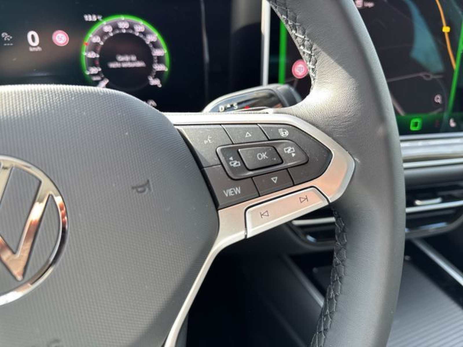 Volkswagen - Passat_29