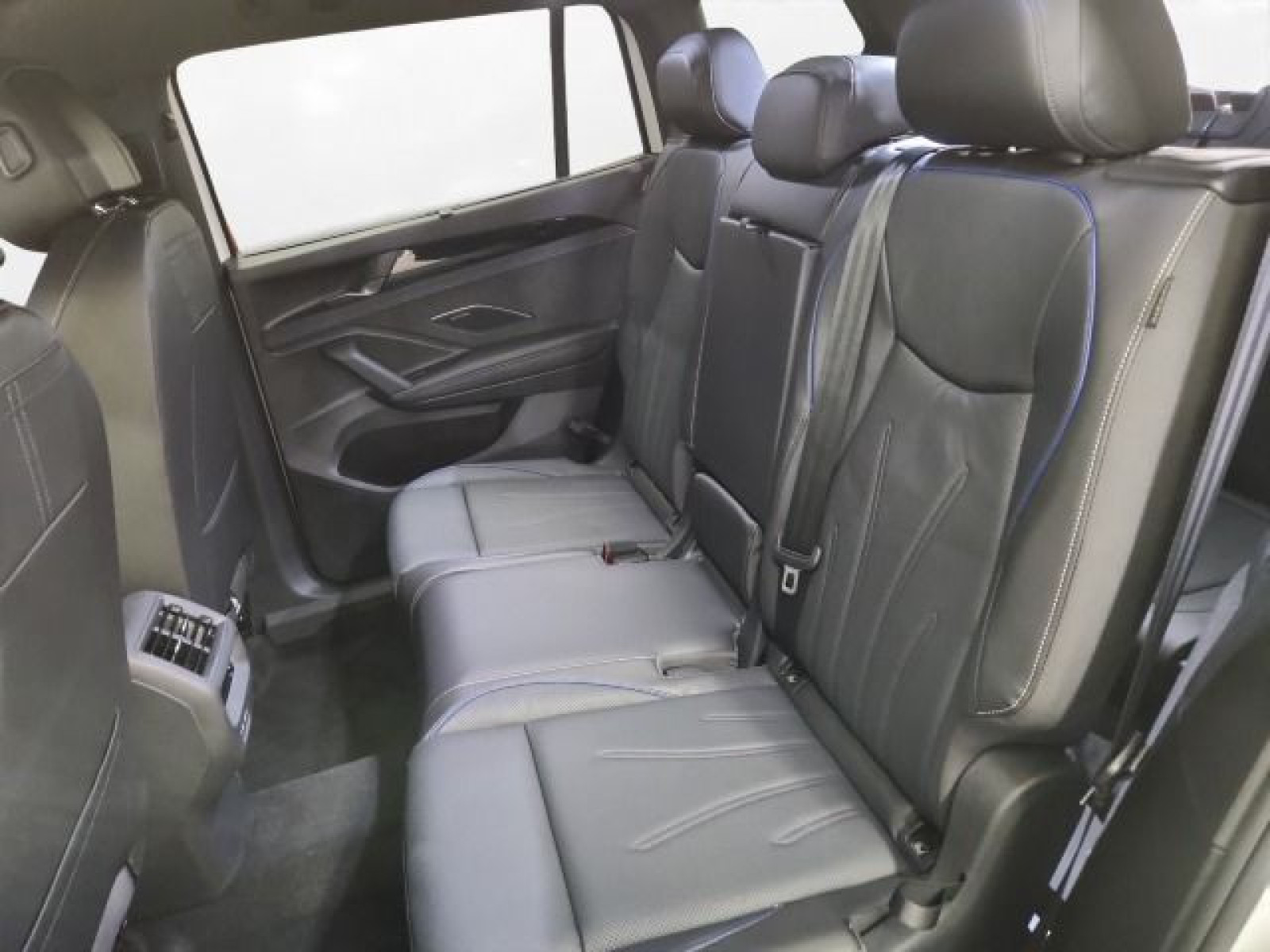 Volkswagen - Tayron_15