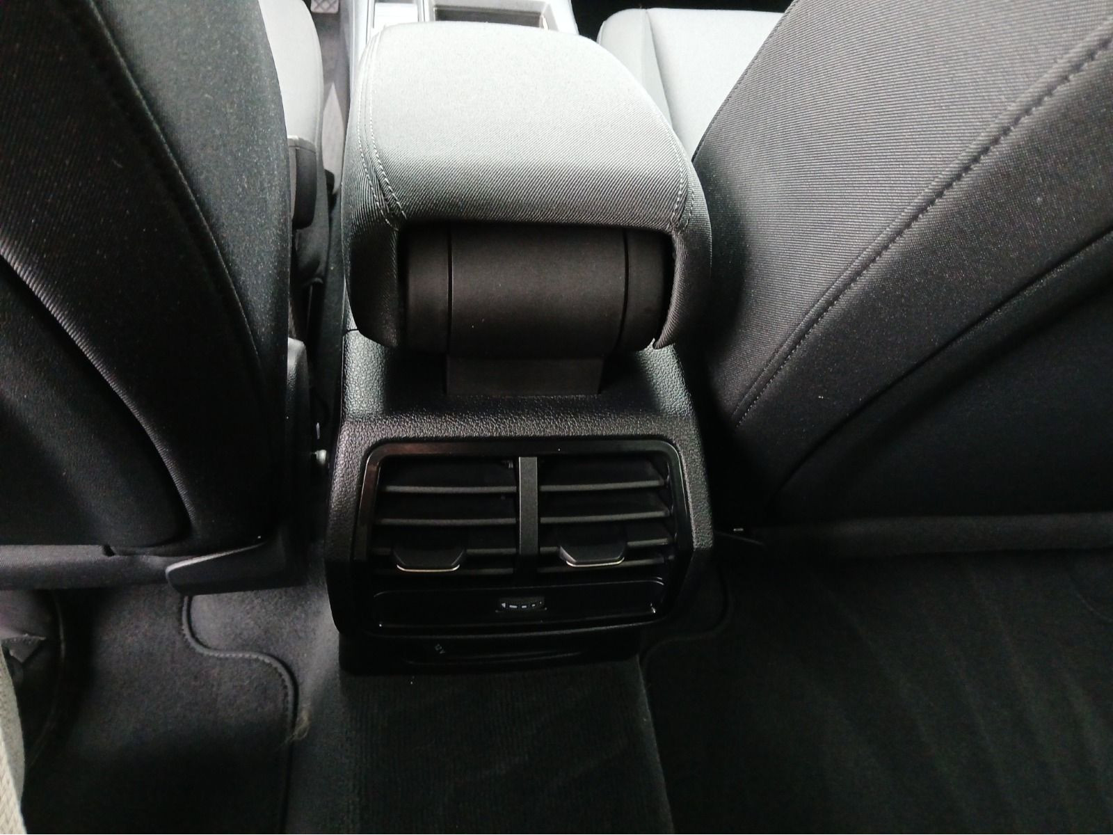 Audi - Q3_13