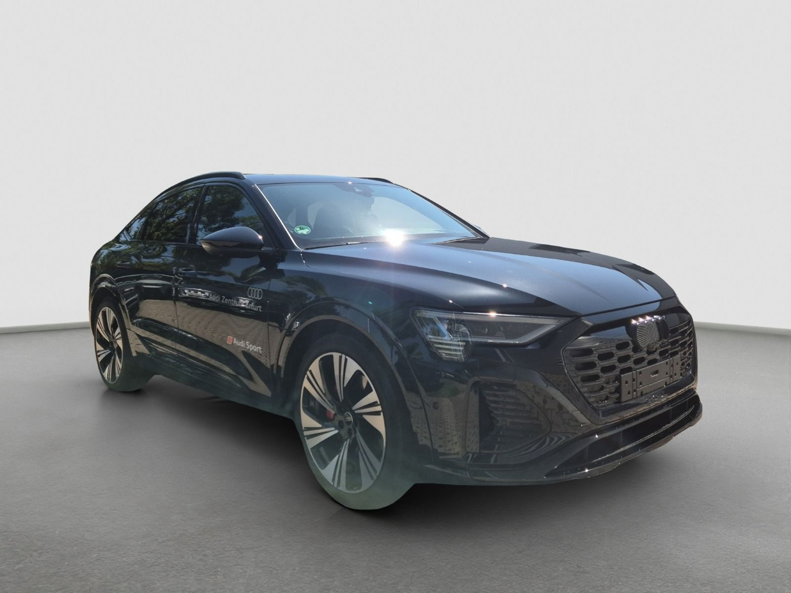 Audi - Q8 e-tron_10