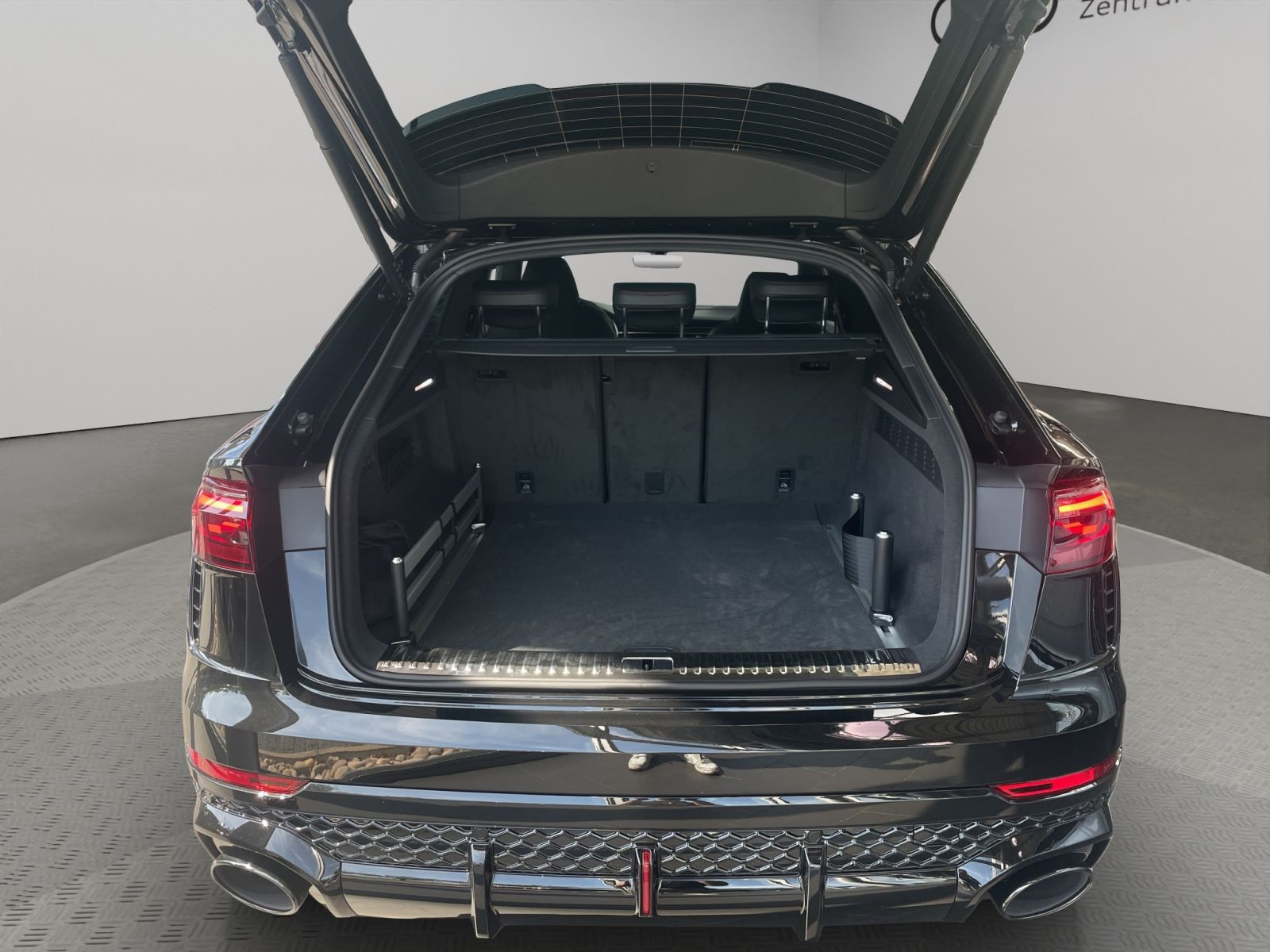 Audi - RS Q8_20