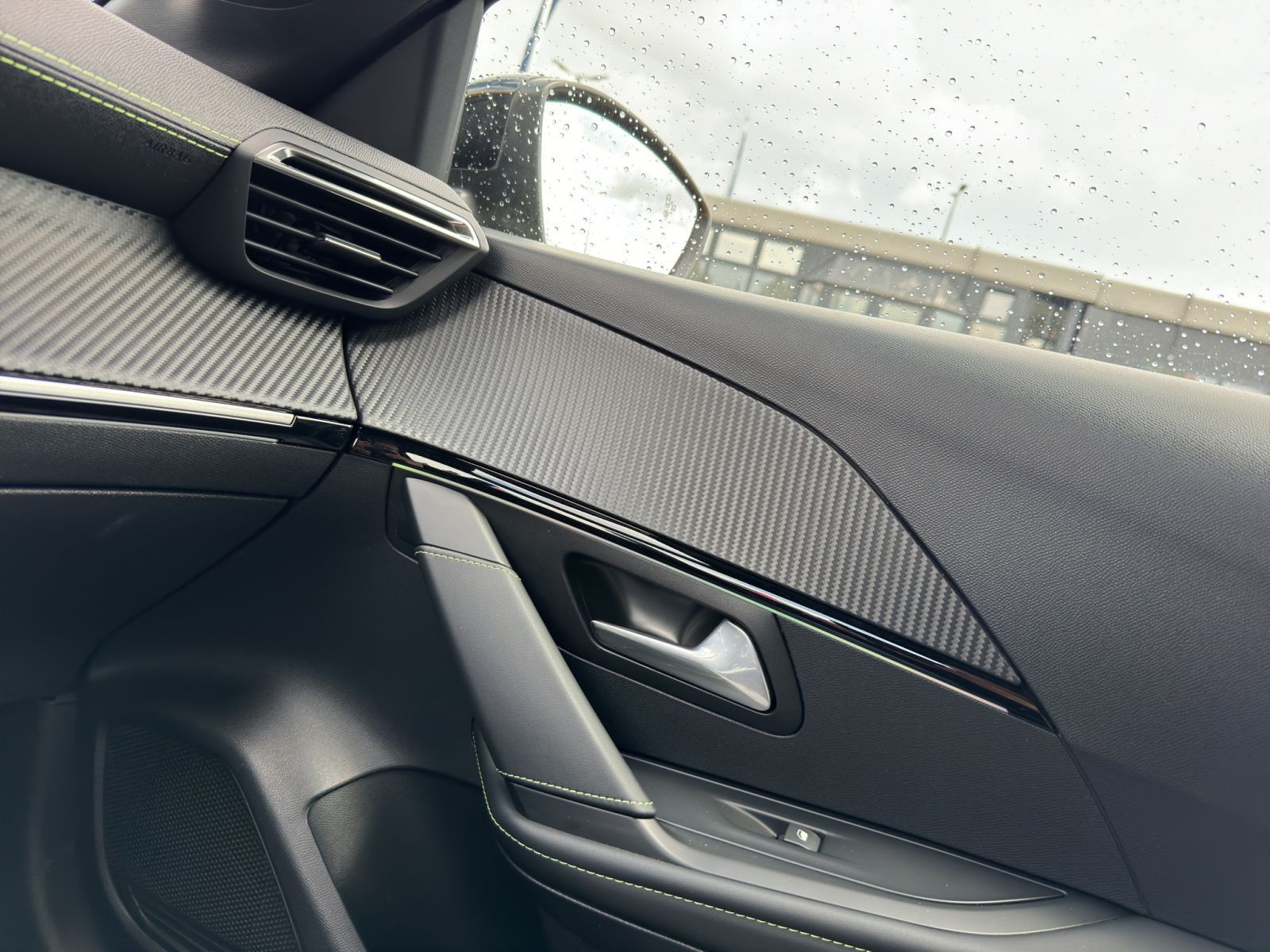 Peugeot - 208_14