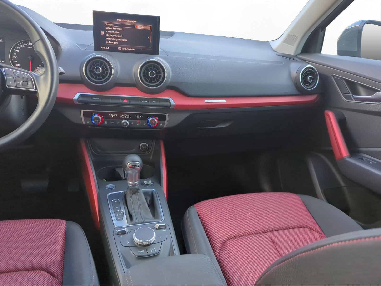 Audi - Q2_5