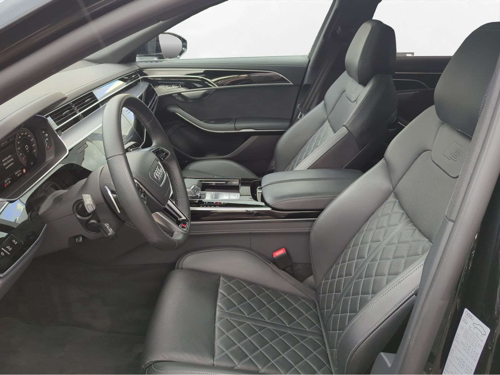Audi - A8_4