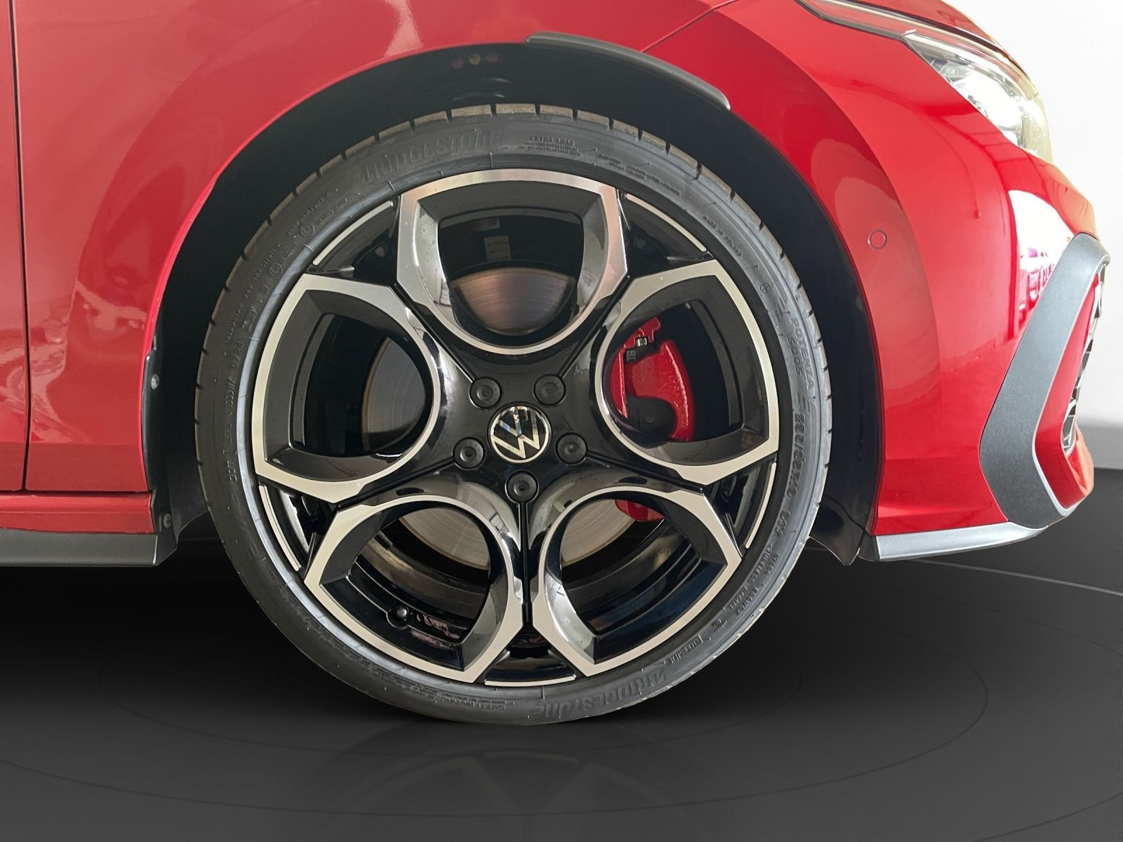 Volkswagen - Golf GTI_13