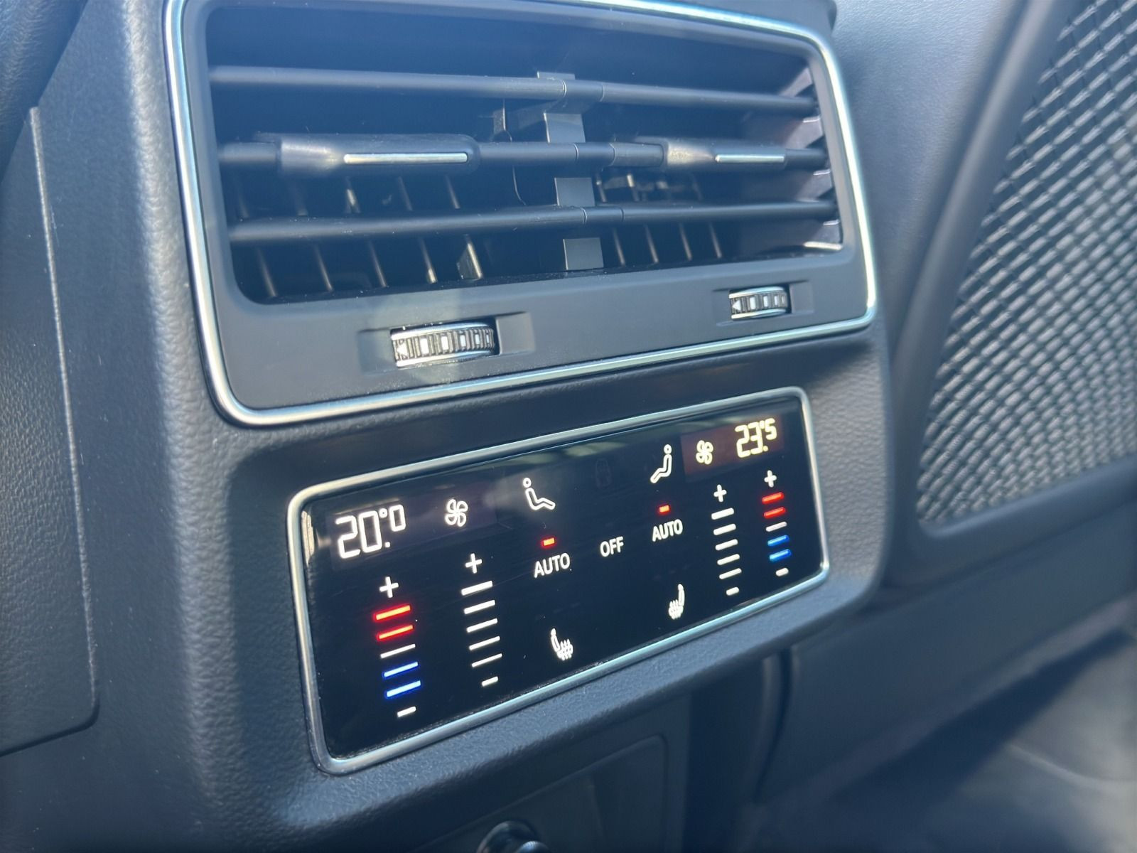 Audi - Q7_19