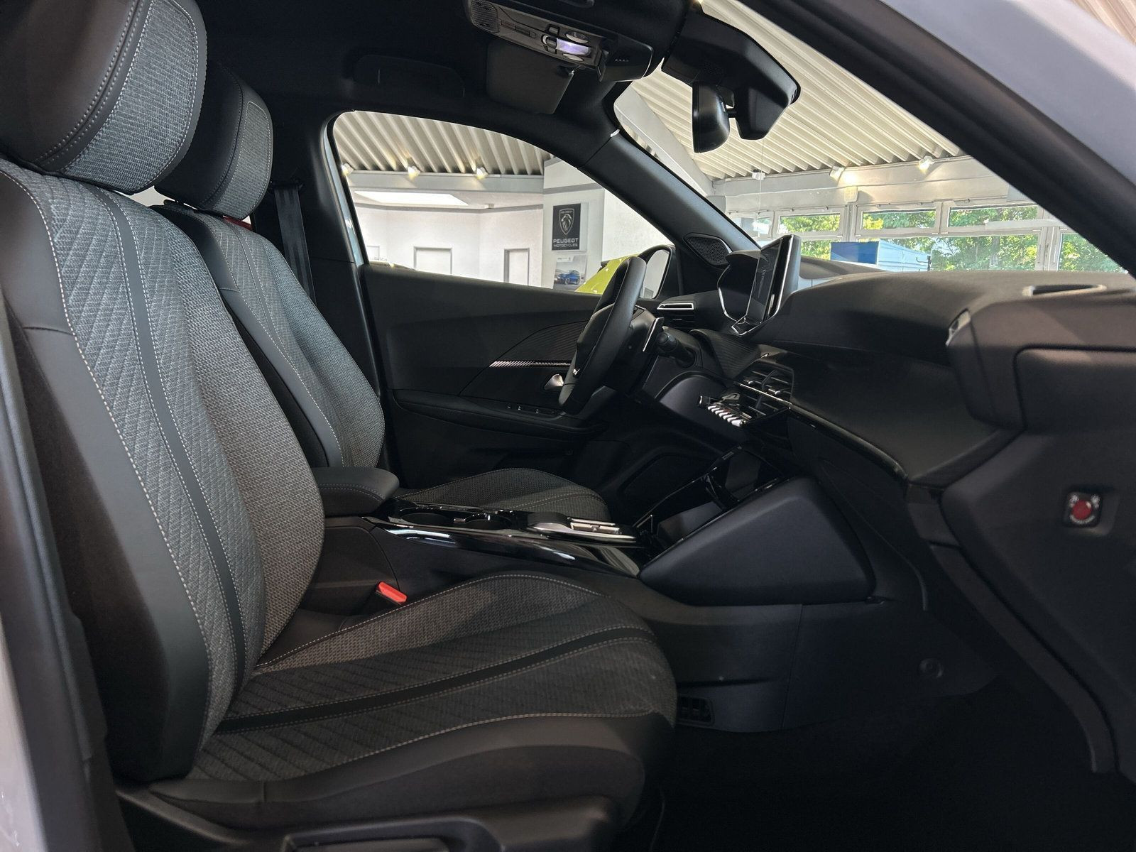 Peugeot - 2008_8