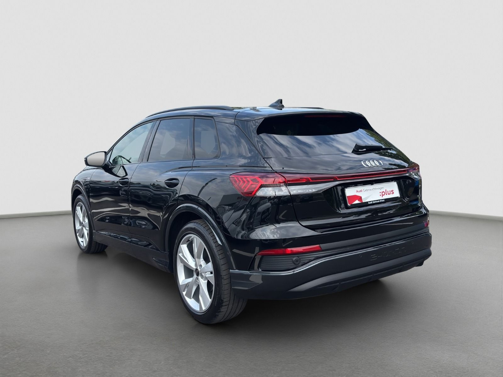 Audi - Q4 e-tron_4