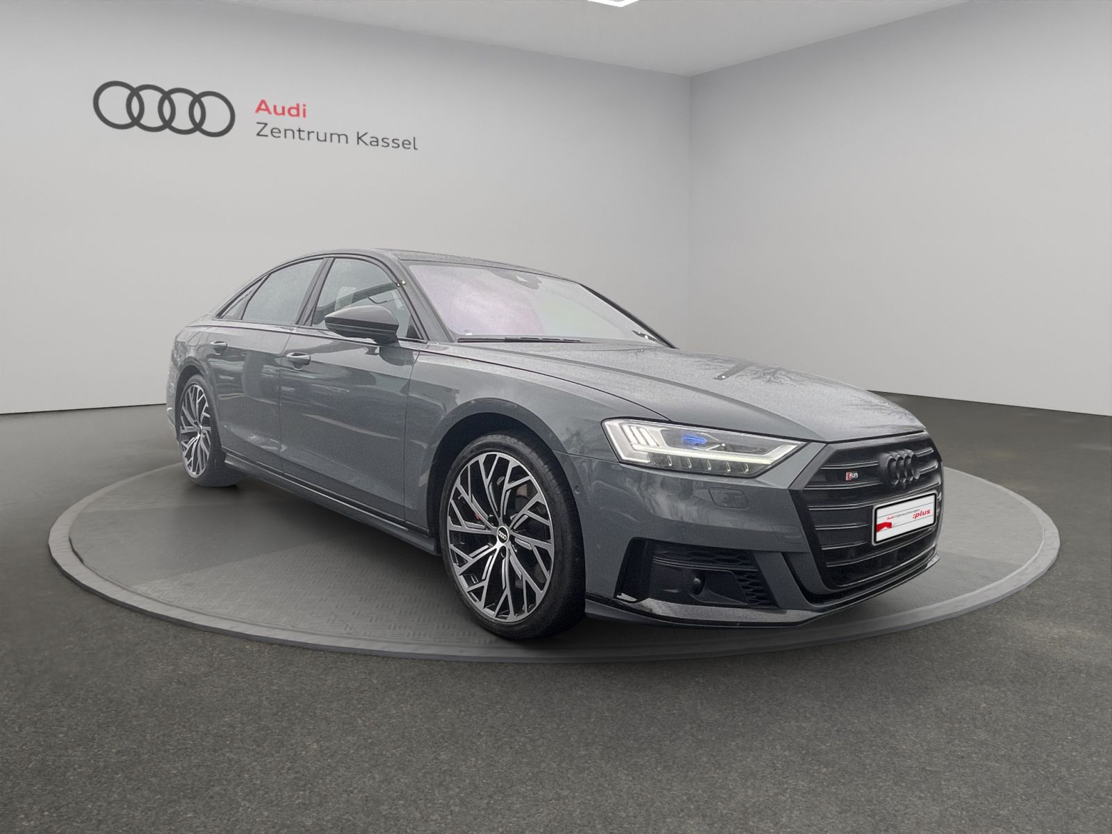 Audi - S8_7