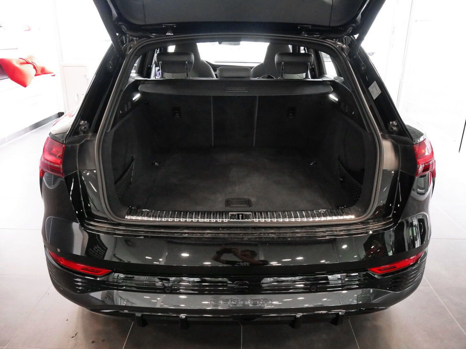Audi - Q8 e-tron_8