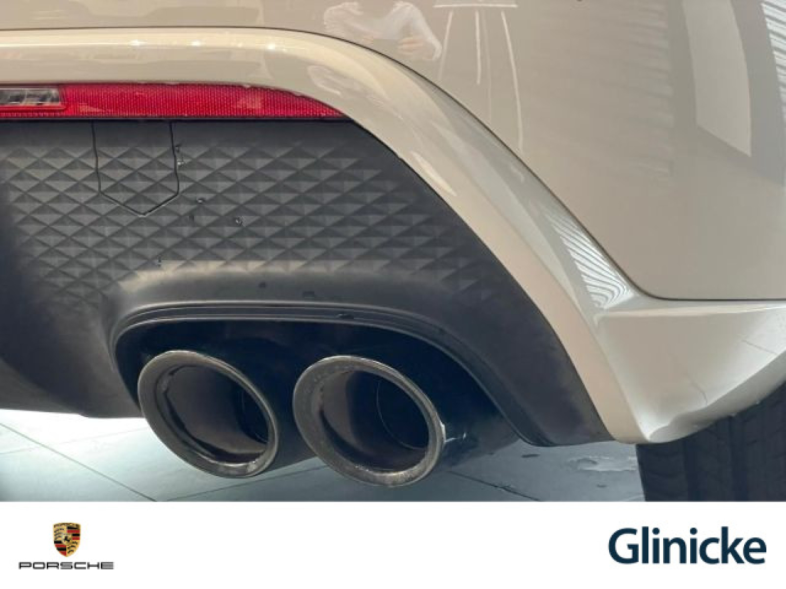 Porsche - Macan_36